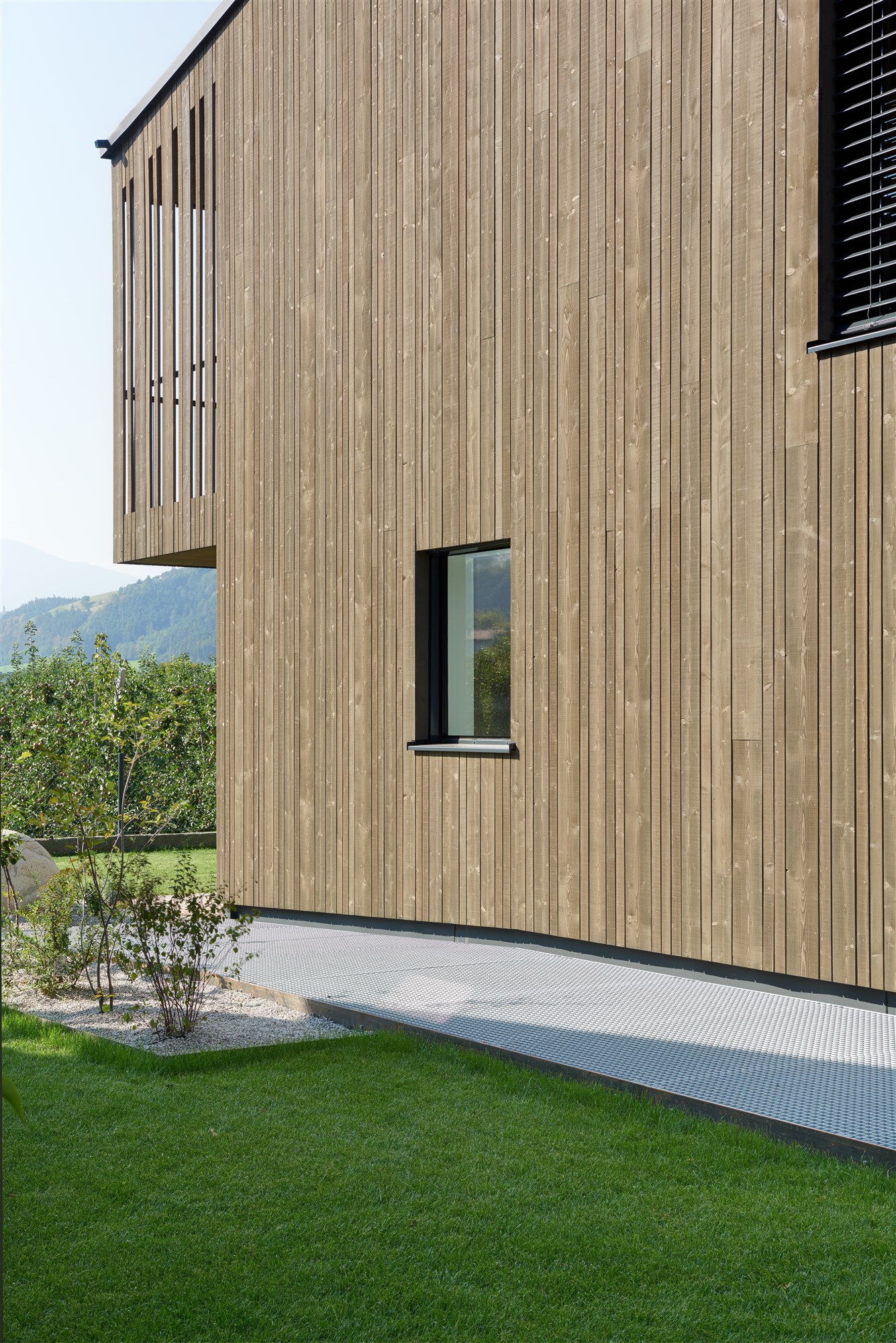 传统与现代共融的意大利木质住宅-11