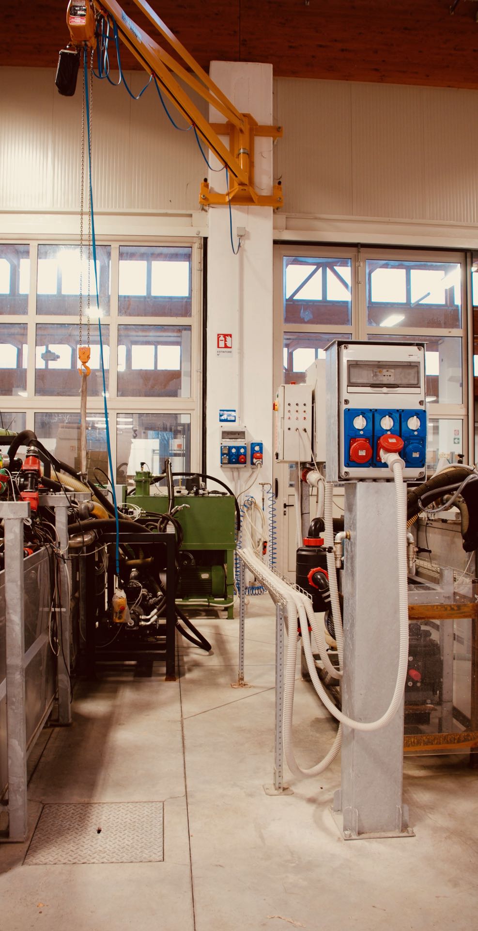 意大利 Polmac 公司总部工厂室内设计案例-33