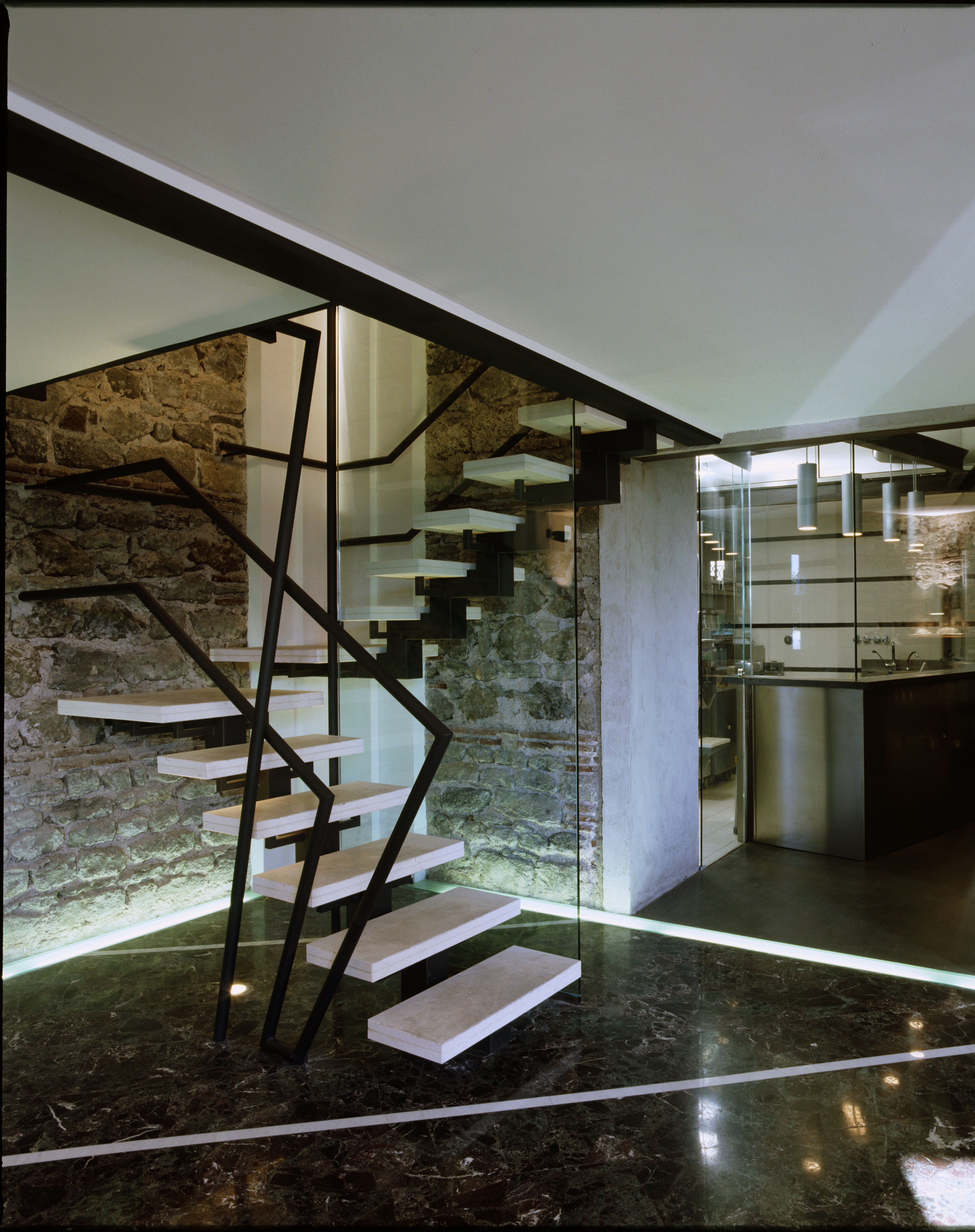 意大利百年建筑中的 Gelateria a Frascati 改造设计-19