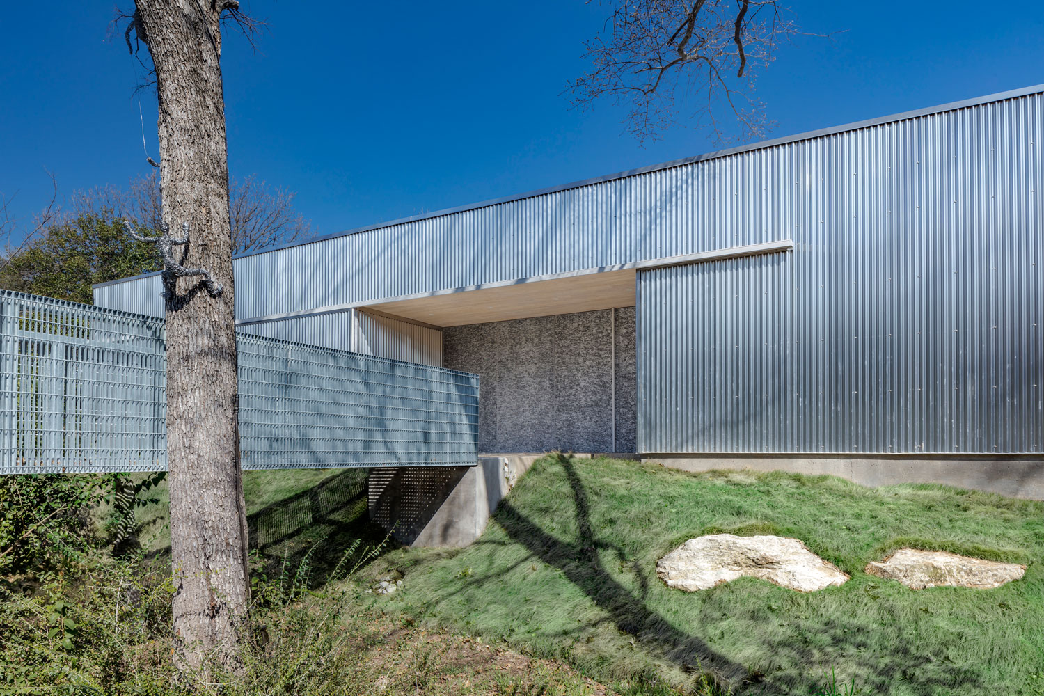 悬崖之上的绿色梦幻家园-4