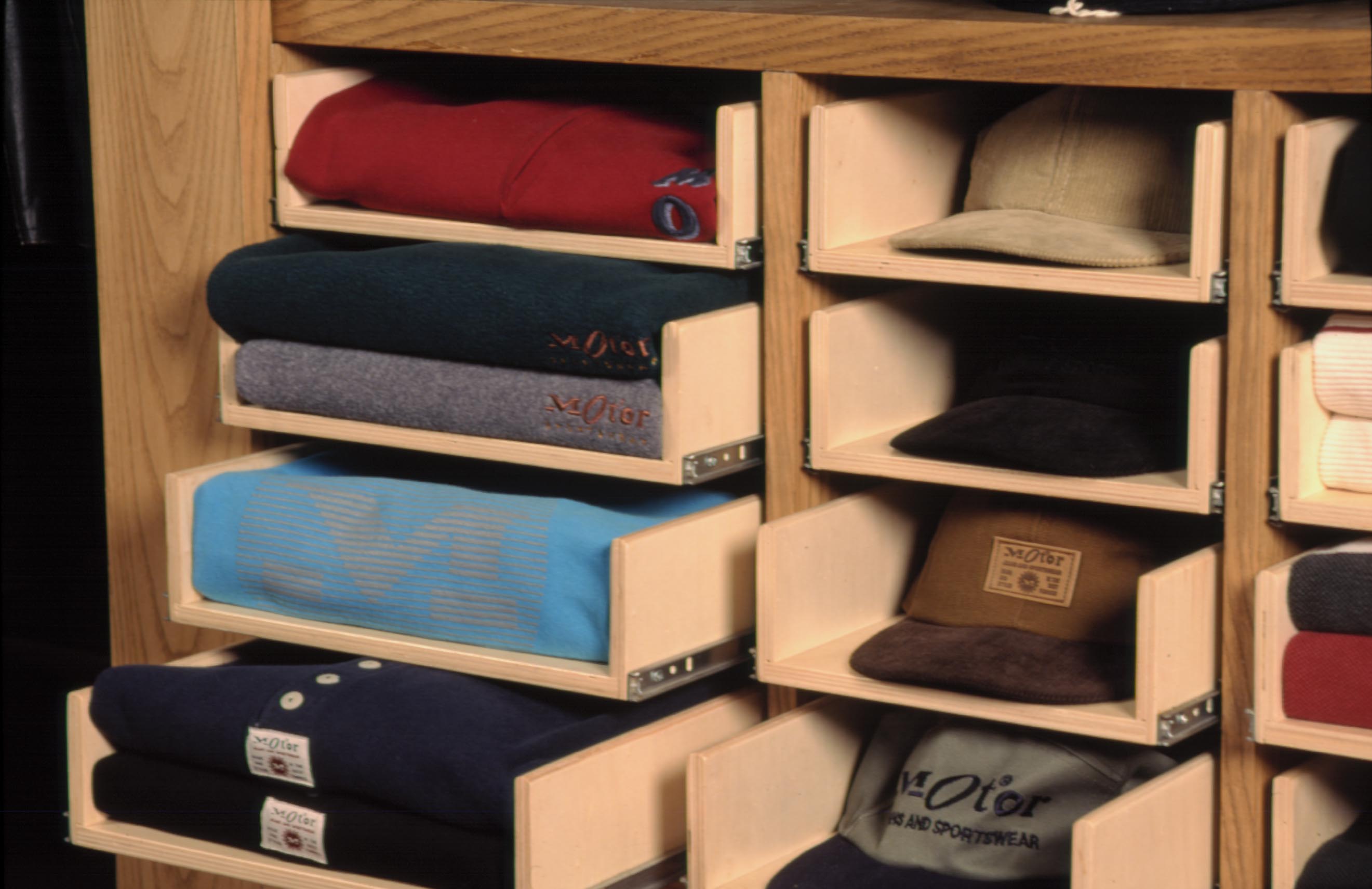 1997 年摩托牛仔裤店概念设计-39