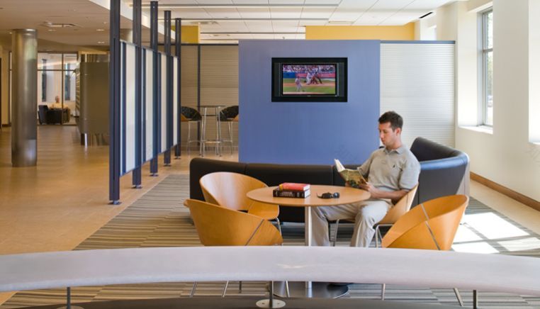 布里奇沃特州立大学深红厅 | 现代学生公寓的典范-6