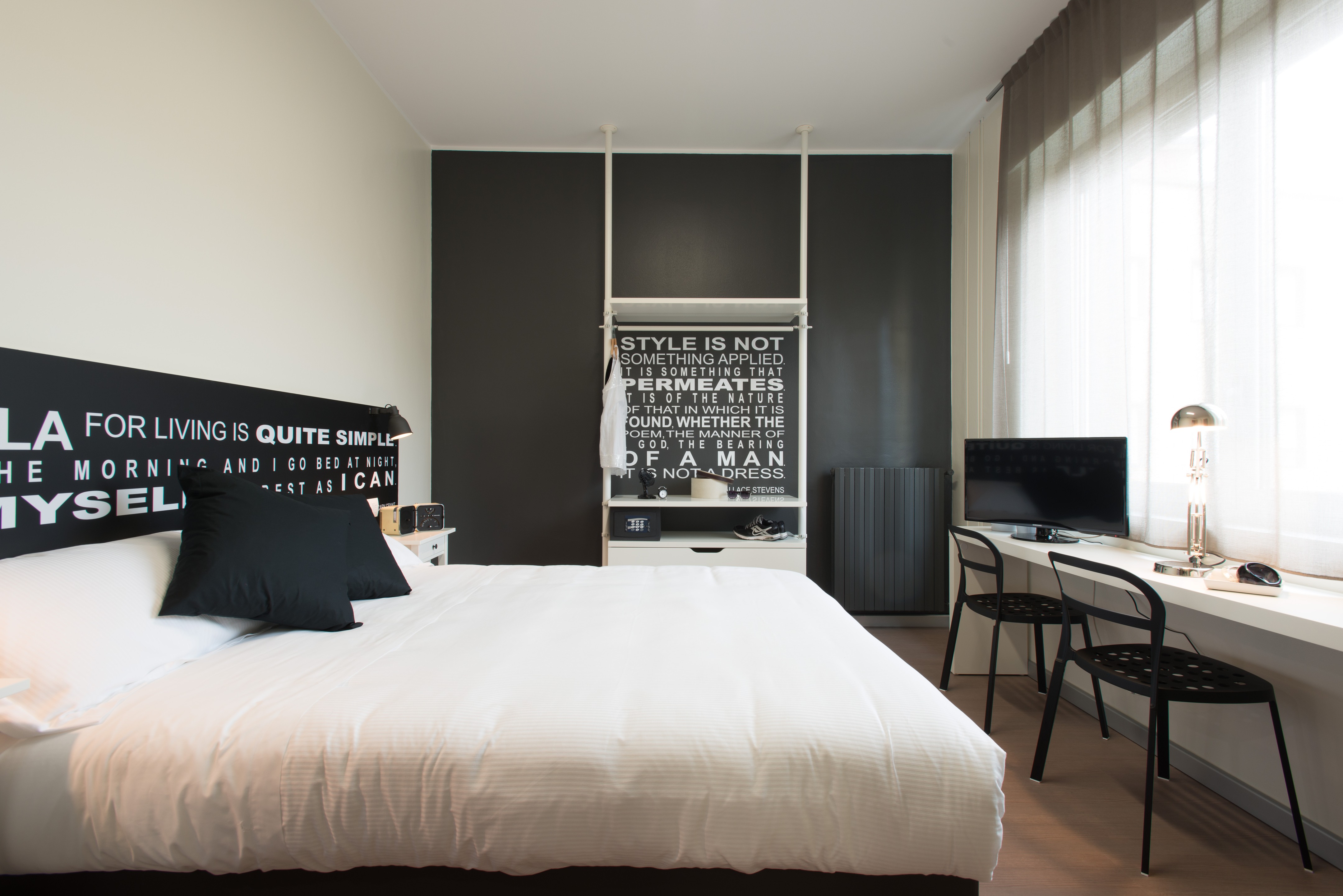 年轻活力,低成本创意的酒店客房设计-1