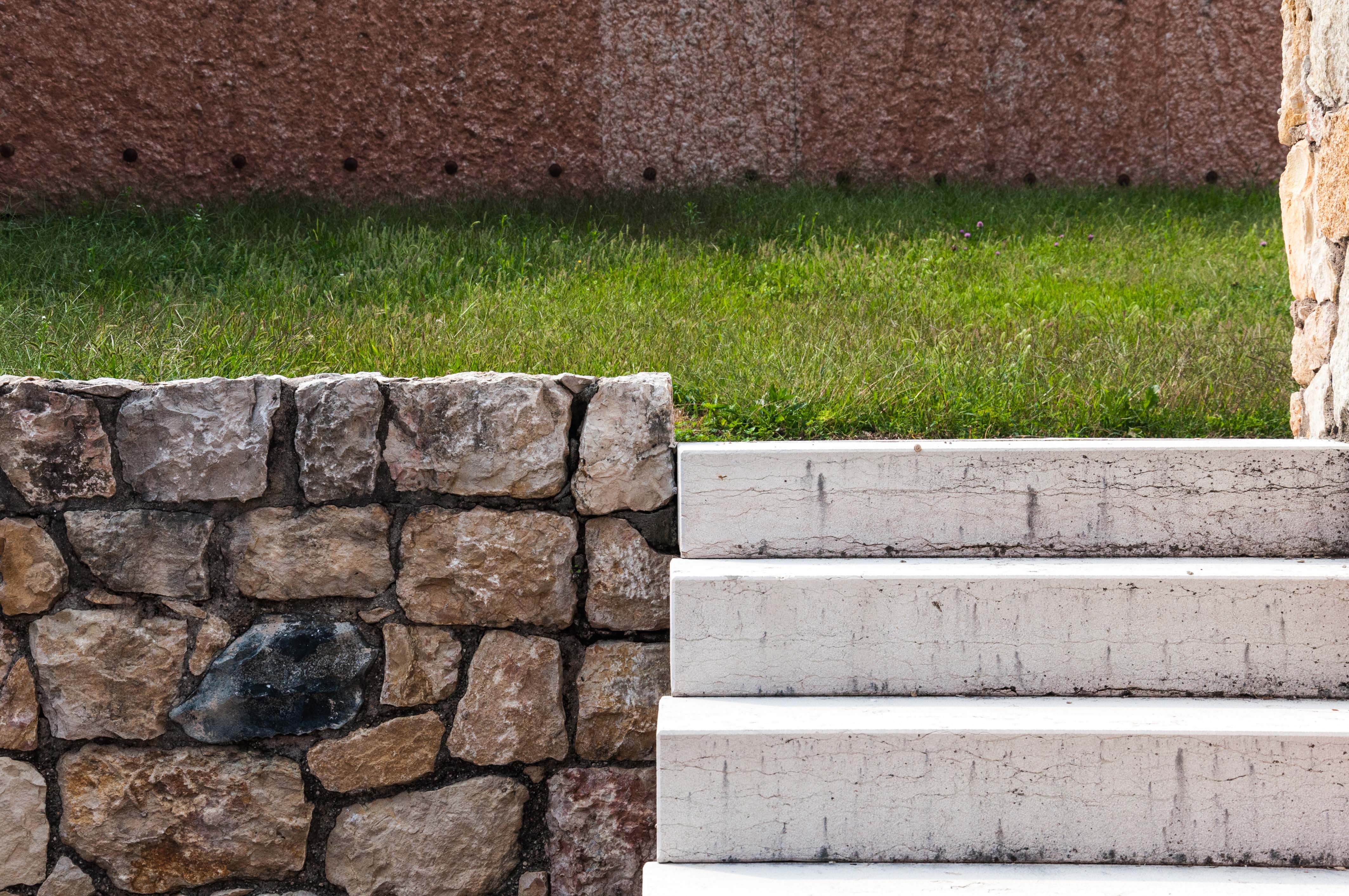 融合历史与科技的意大利乡村别墅设计-12