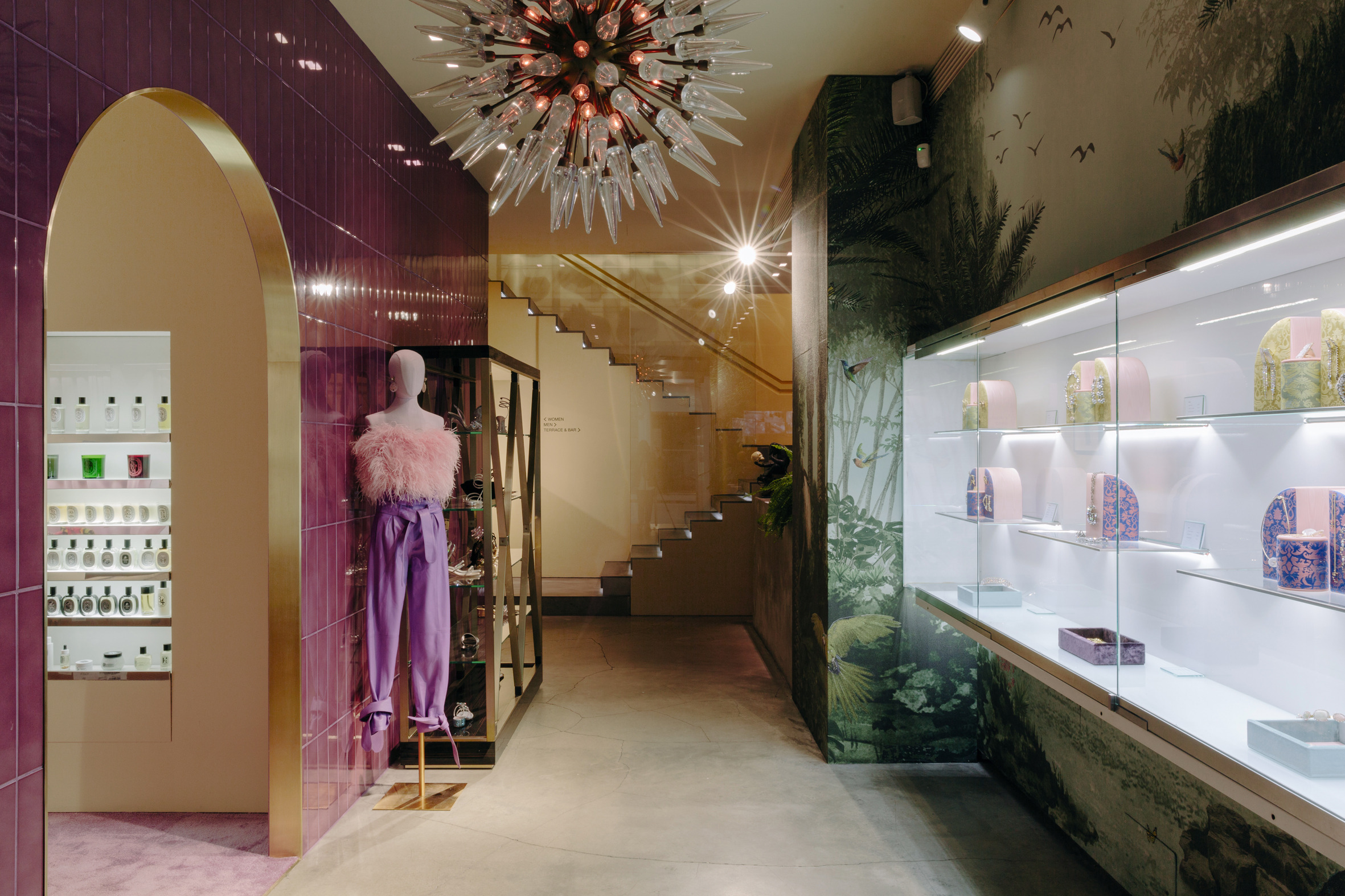 LUISAVIAROMA 展示厅-2