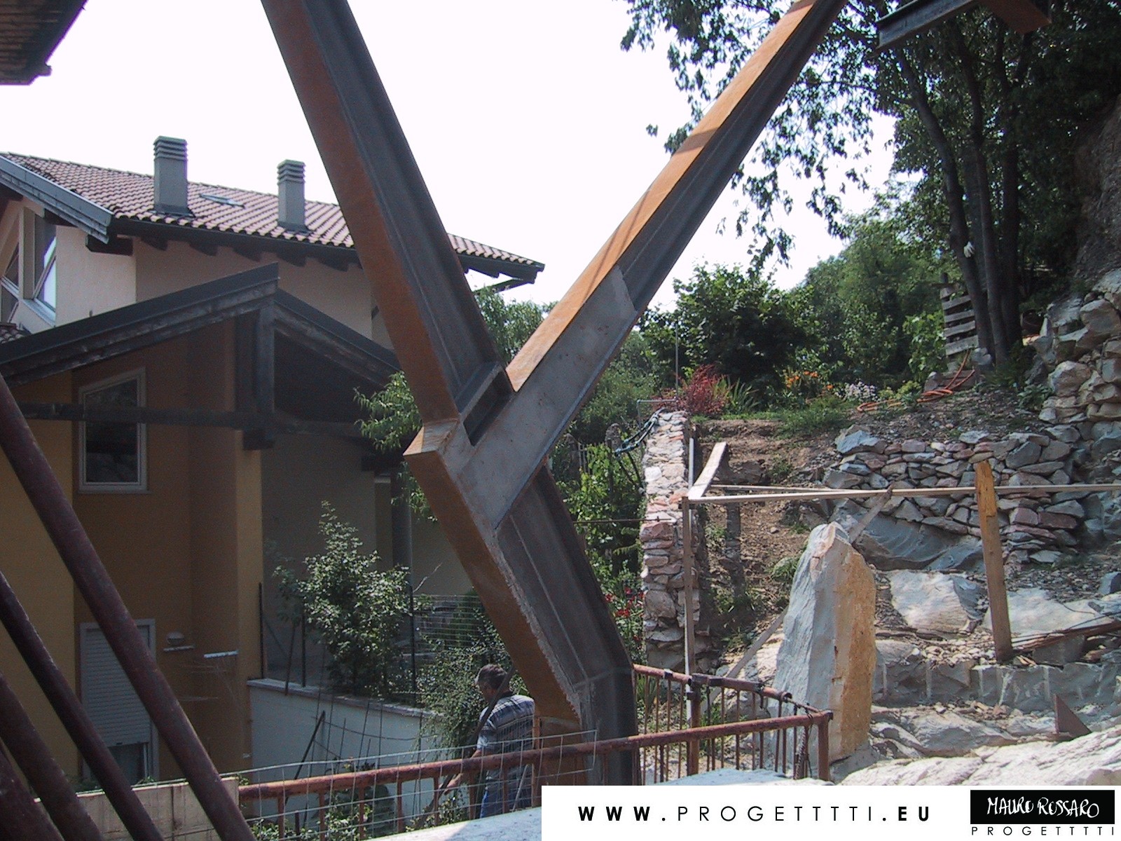 原生材料的艺术共鸣——Casa Rossaro 住宅设计-24