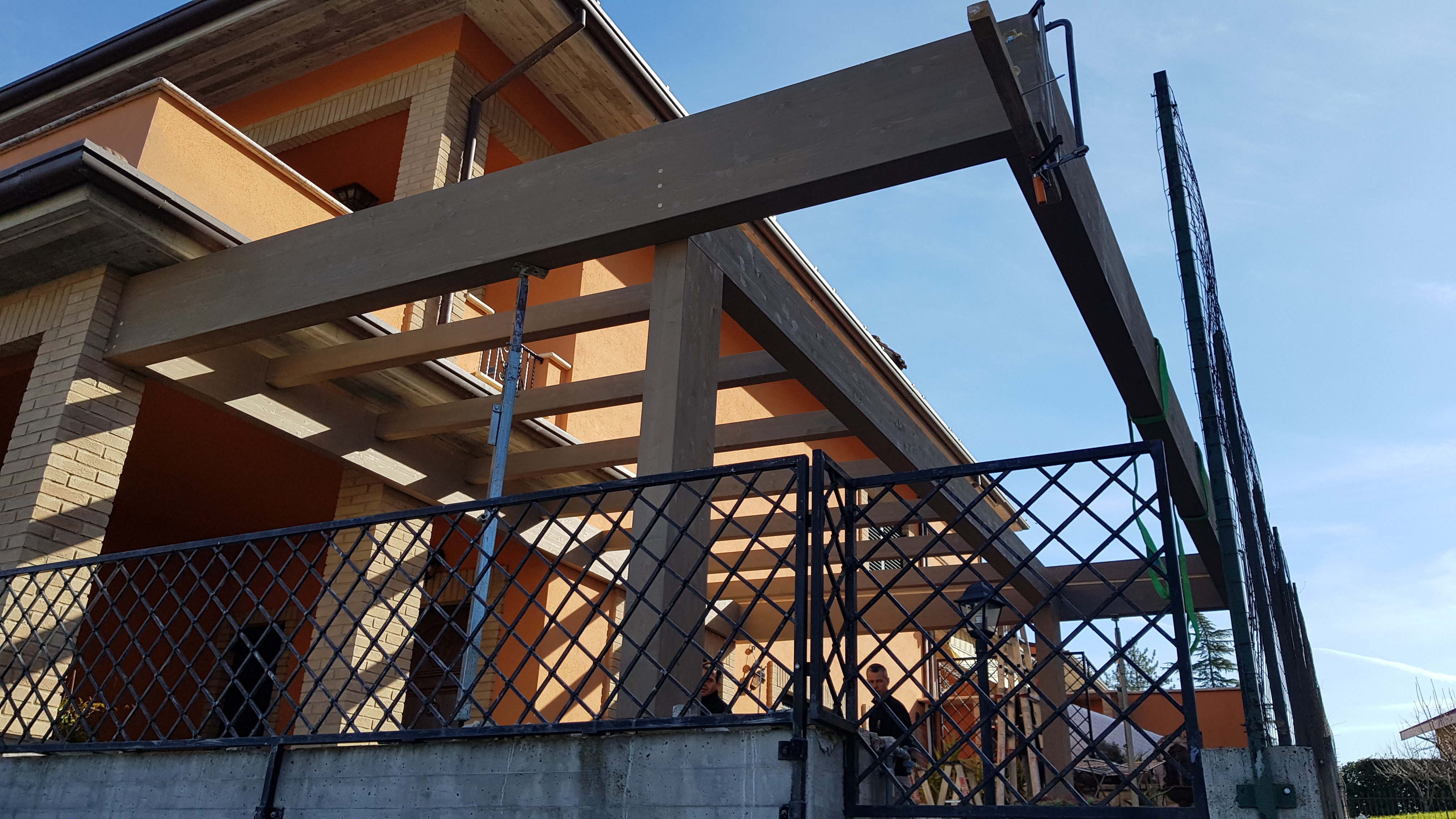 2019 年完成的独立住宅木结构顶部设计-5