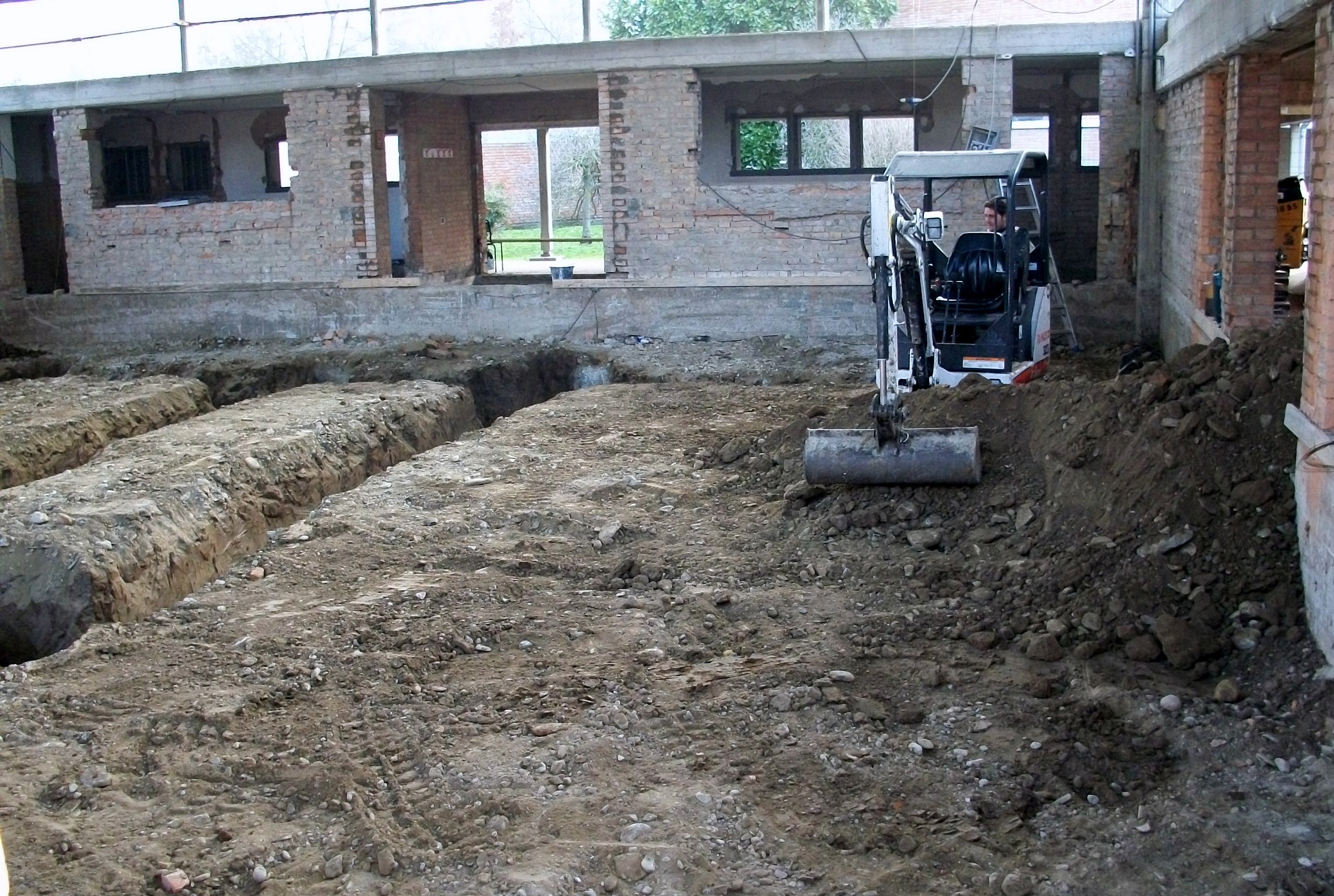 2011 年建设的多功能文化中心——O.S.E.A-7