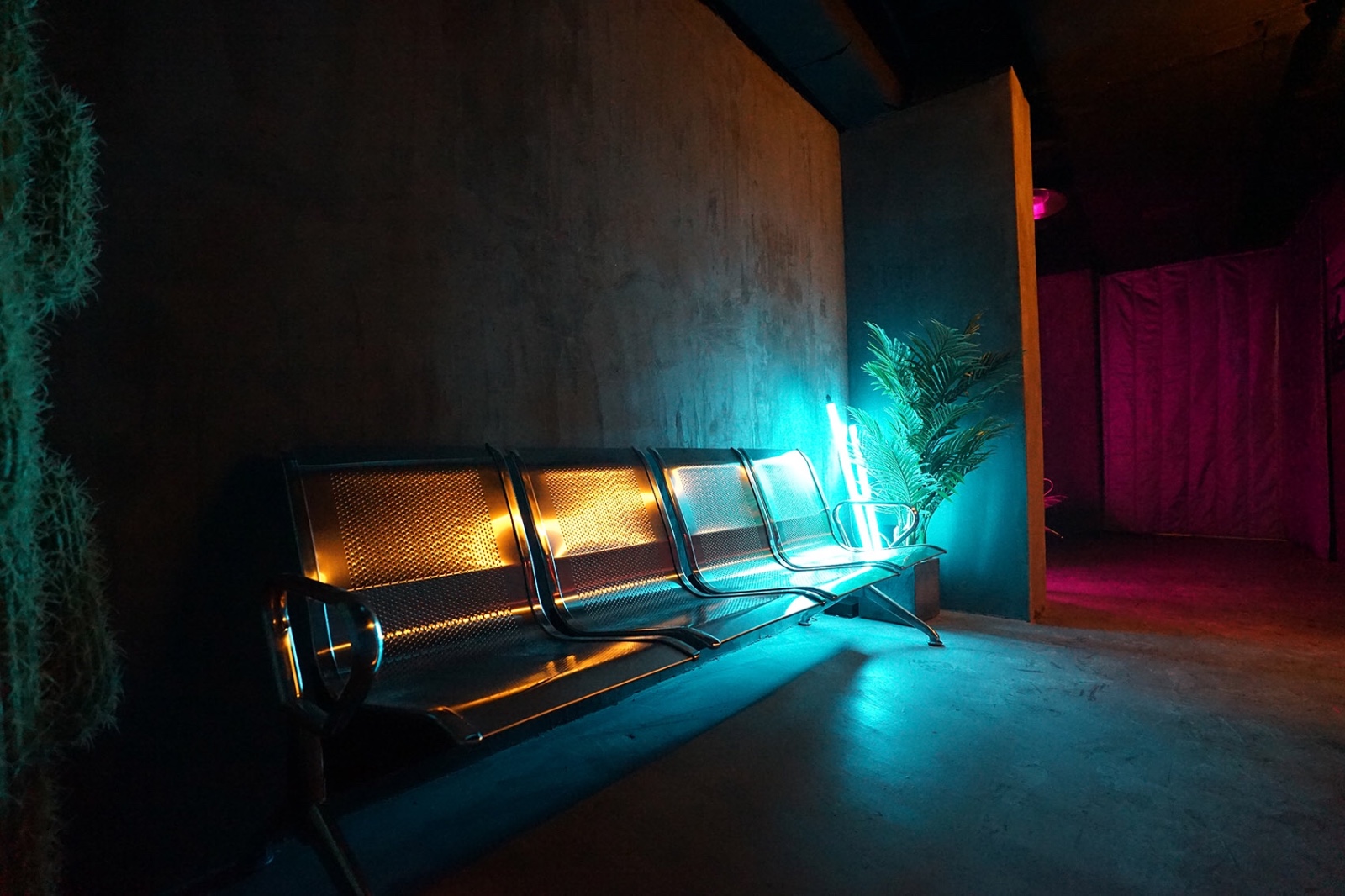 南京 61 号地下酒吧 | 镜面 LED 艺术空间-17