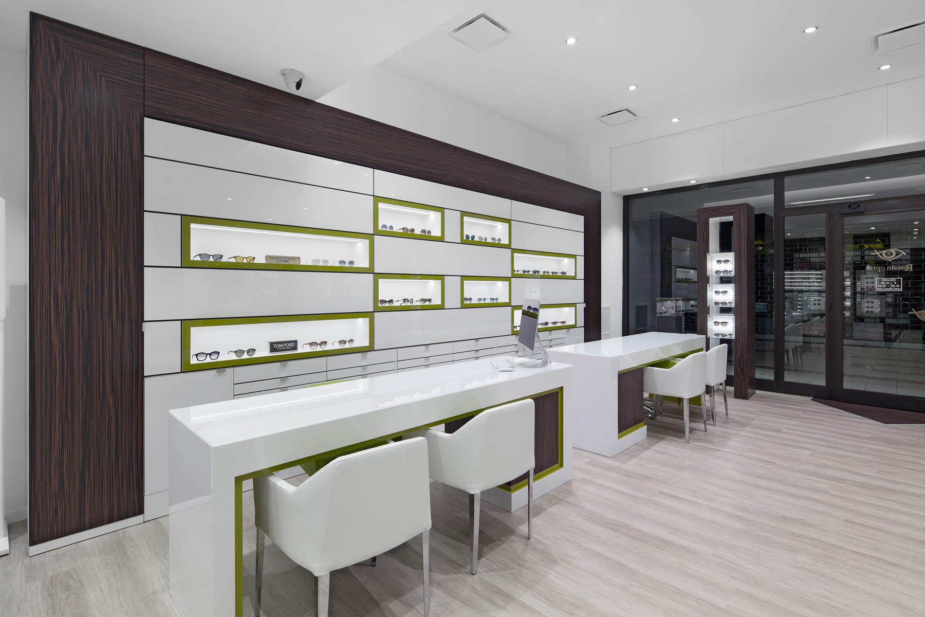 光学商店改造中的摄影艺术-16