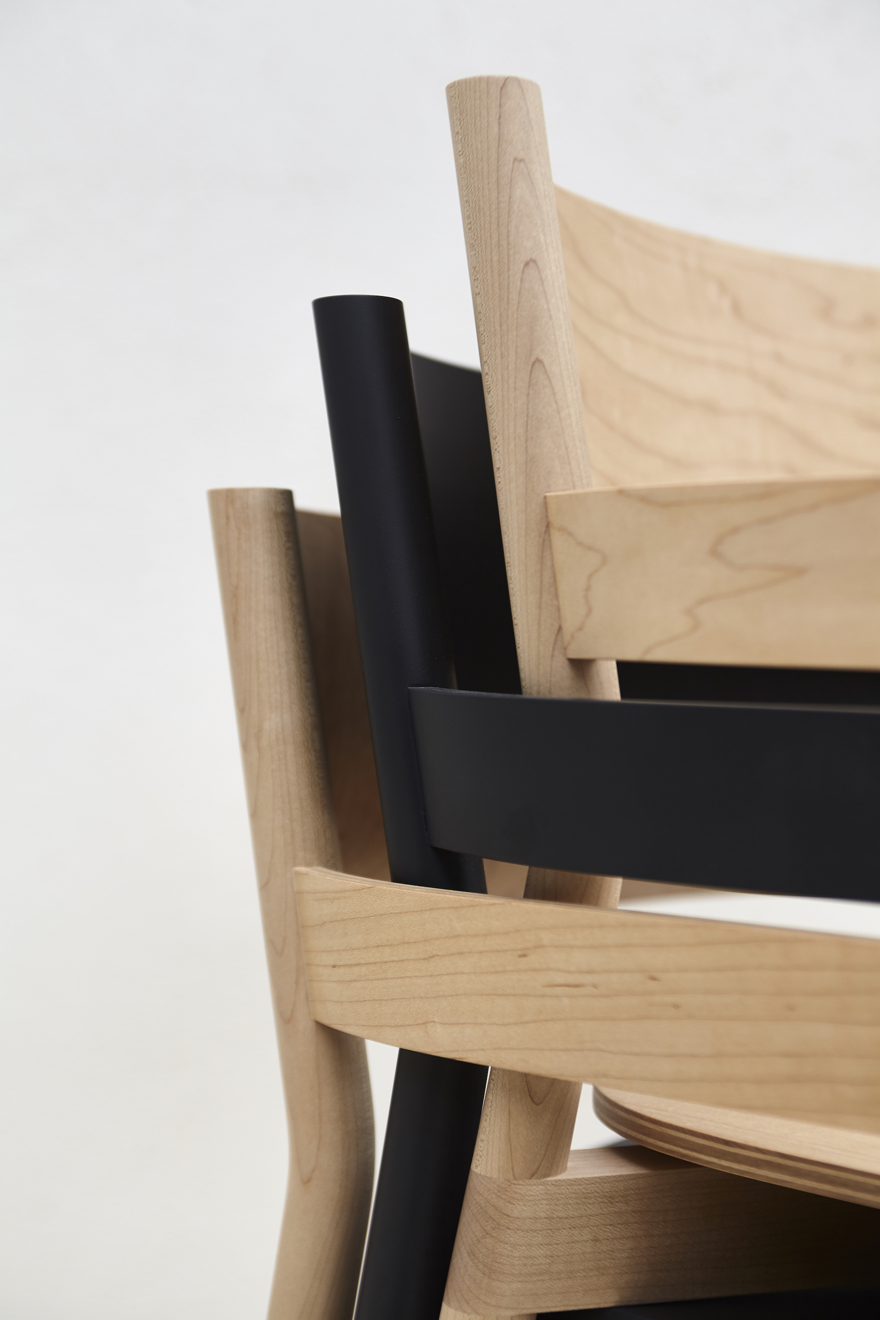 伦敦设计师 Timothée Mion 的极简主义椅子 Plouf-10