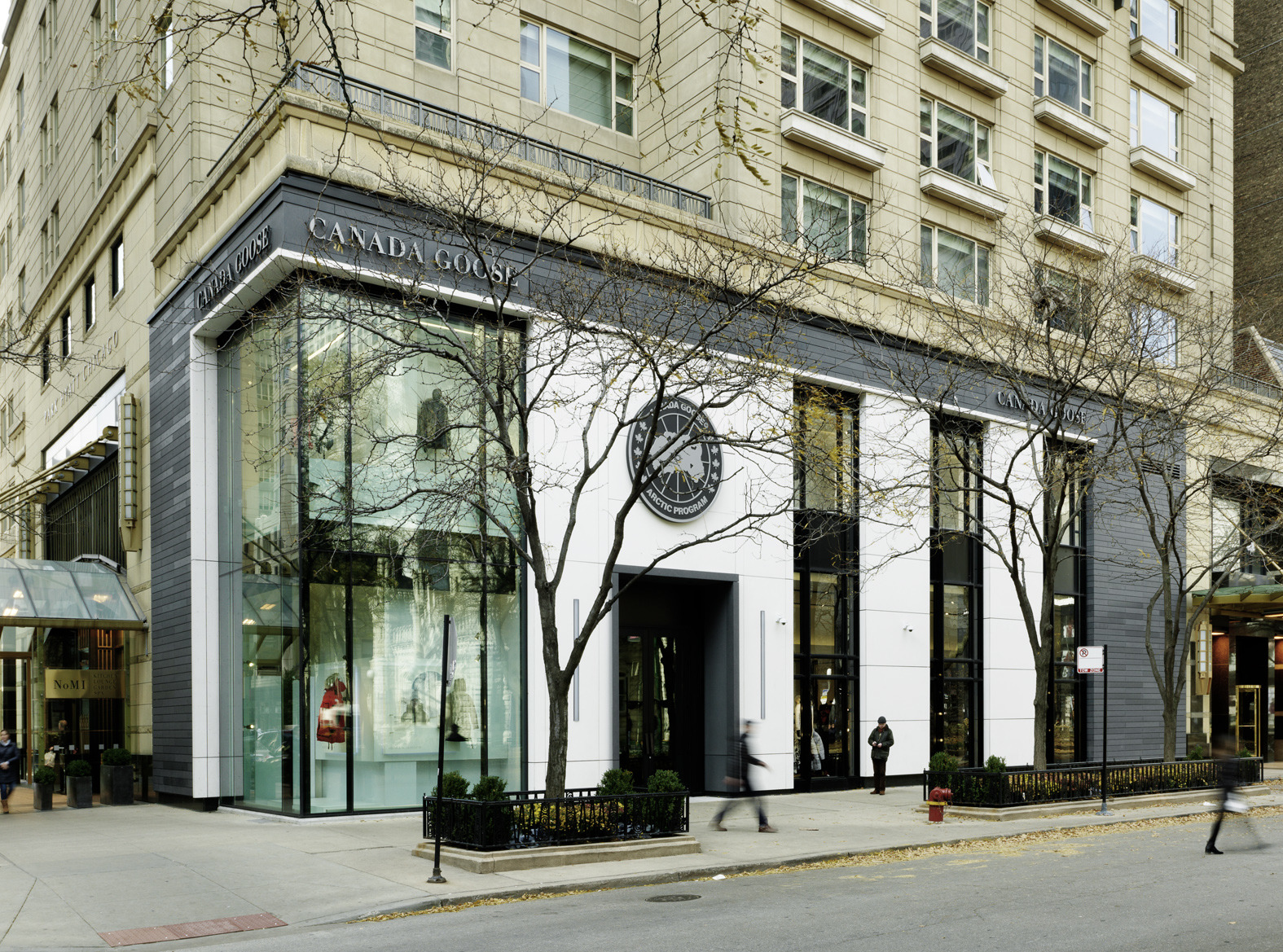 加拿大鹅芝加哥旗舰店-6