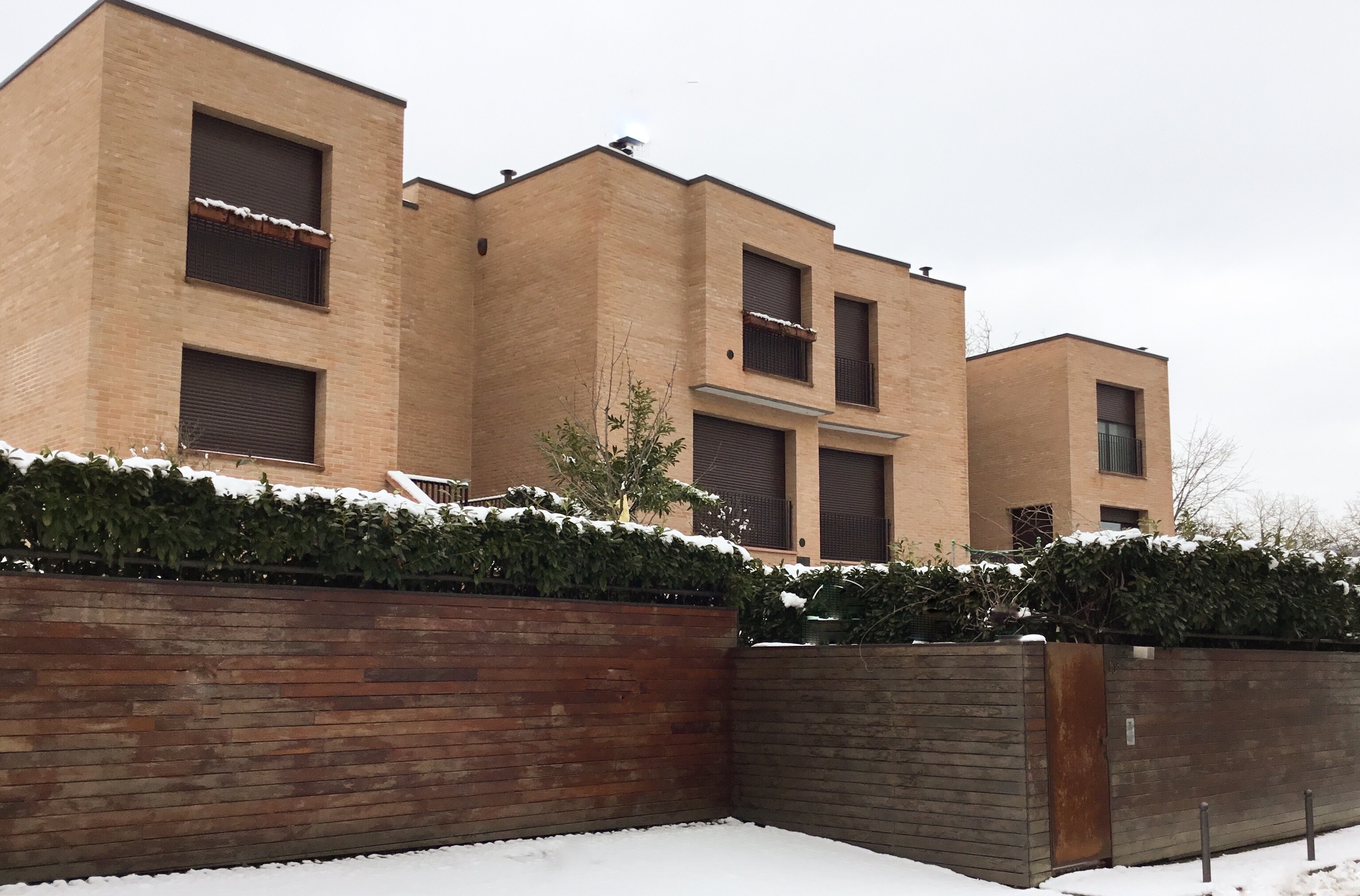 丘陵之上的独立住宅群-2