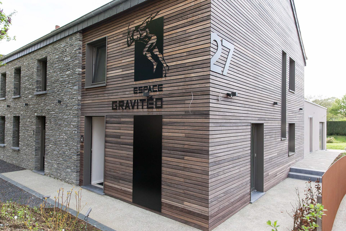 翻新老建筑,打造温馨专业足病诊疗空间-10