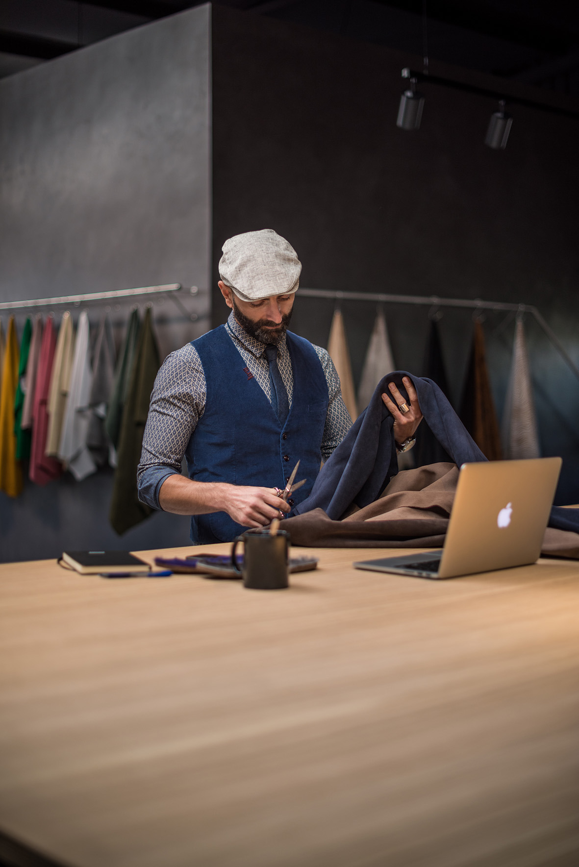 Funky Studio 皮革纺织品展示厅-9