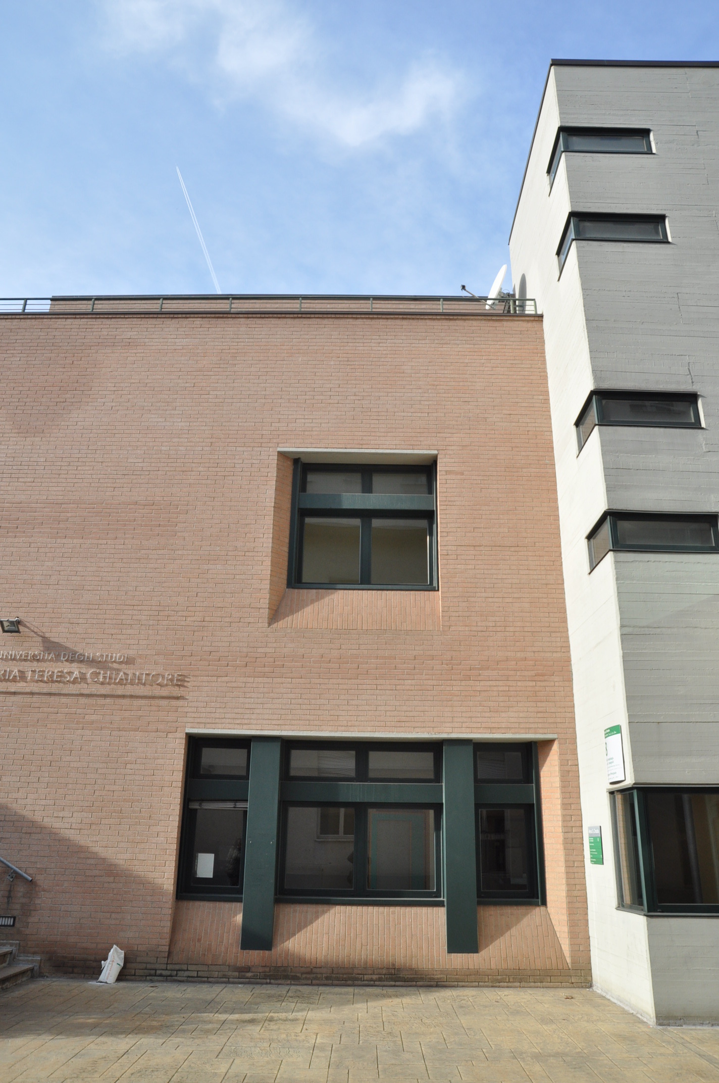 1999 年完成的圣奥尔索拉血液病研究所-3