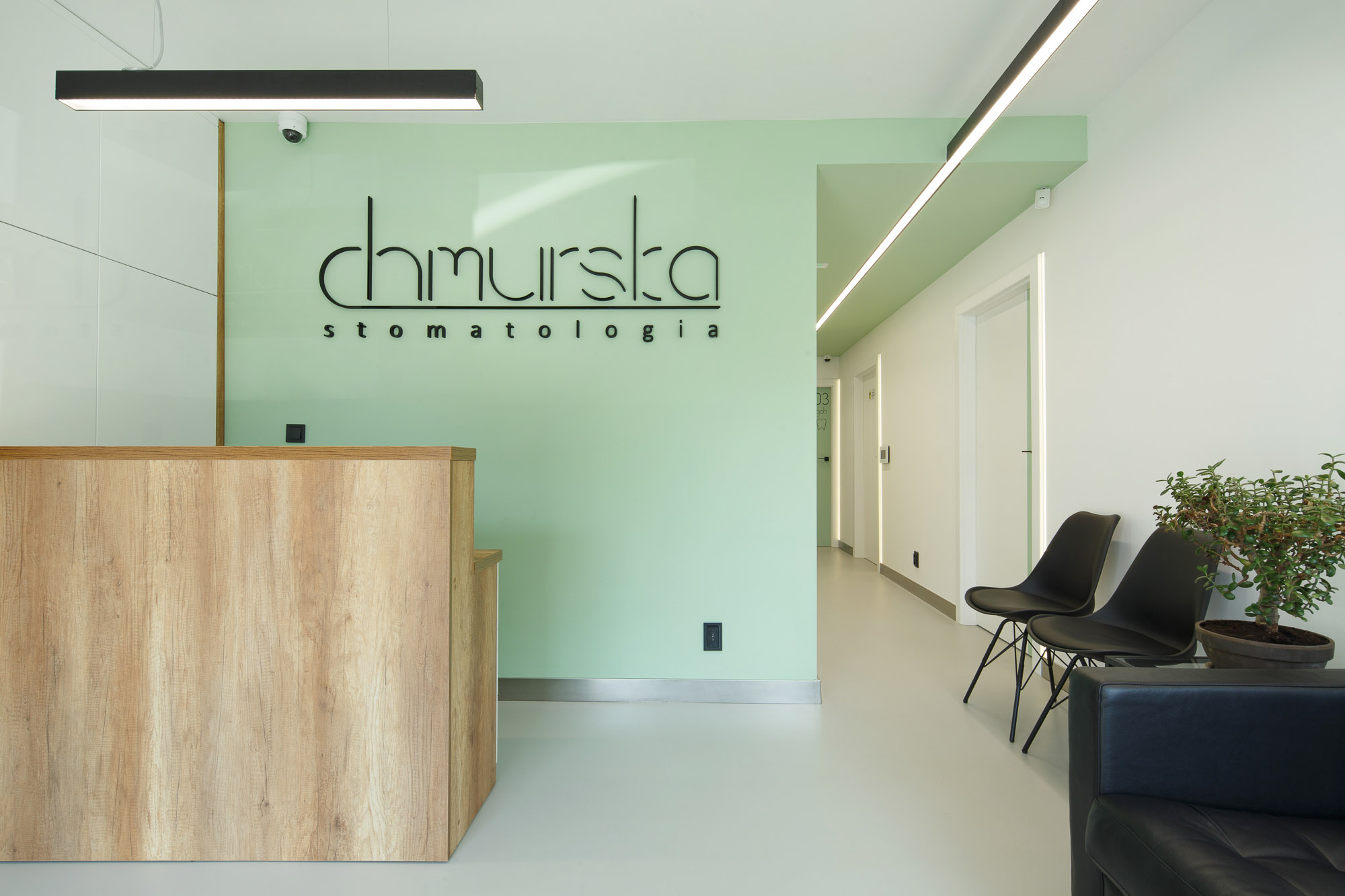 波兰卡托维兹牙科诊所室内设计-0