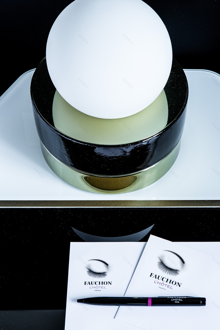 巴黎馥颂酒店 | 粉色与黑色演绎的法式浪漫-46