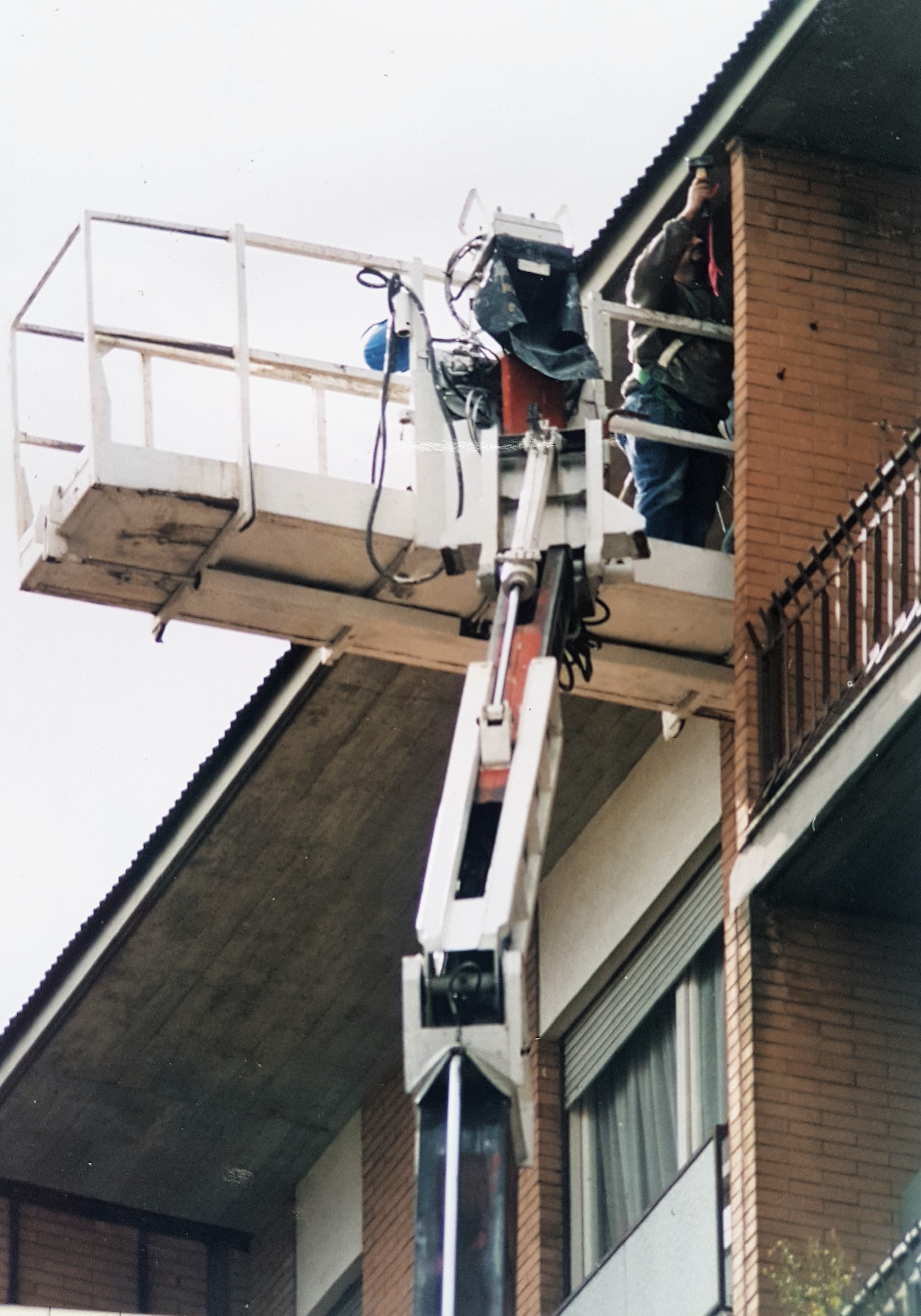 险些倒塌的建筑安全重生 | 罗马 Tiburtino 区公寓楼加固案例-8