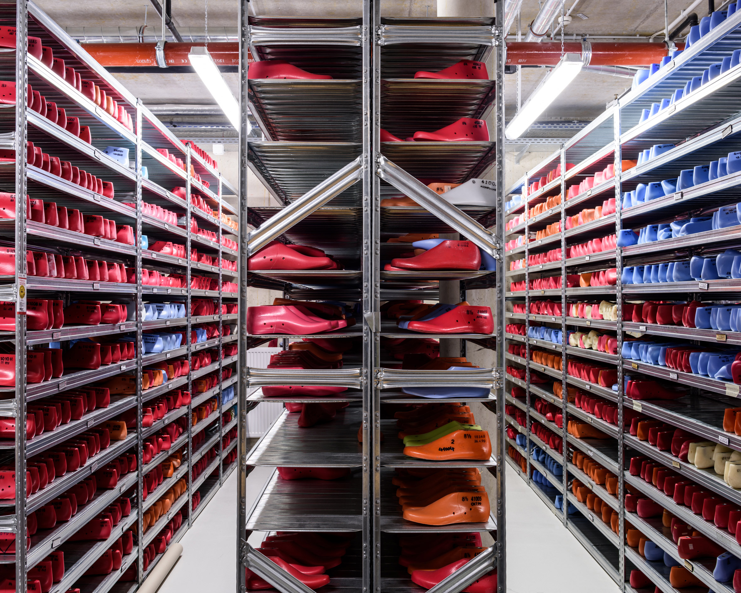 阿迪达斯“内部”揭秘,摄影师展现制造过程-10