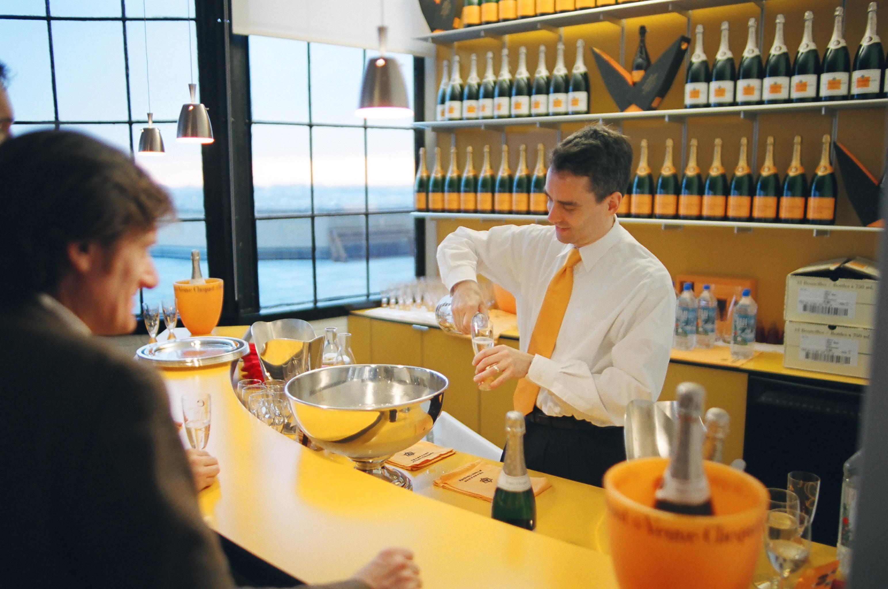 Clicquot Champagne 总部设计-8