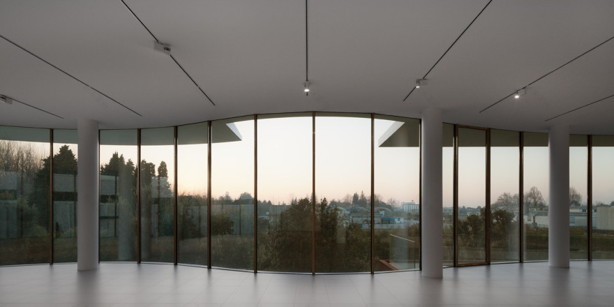 意式风格的 Secco Sistemi 总部办公空间设计-27