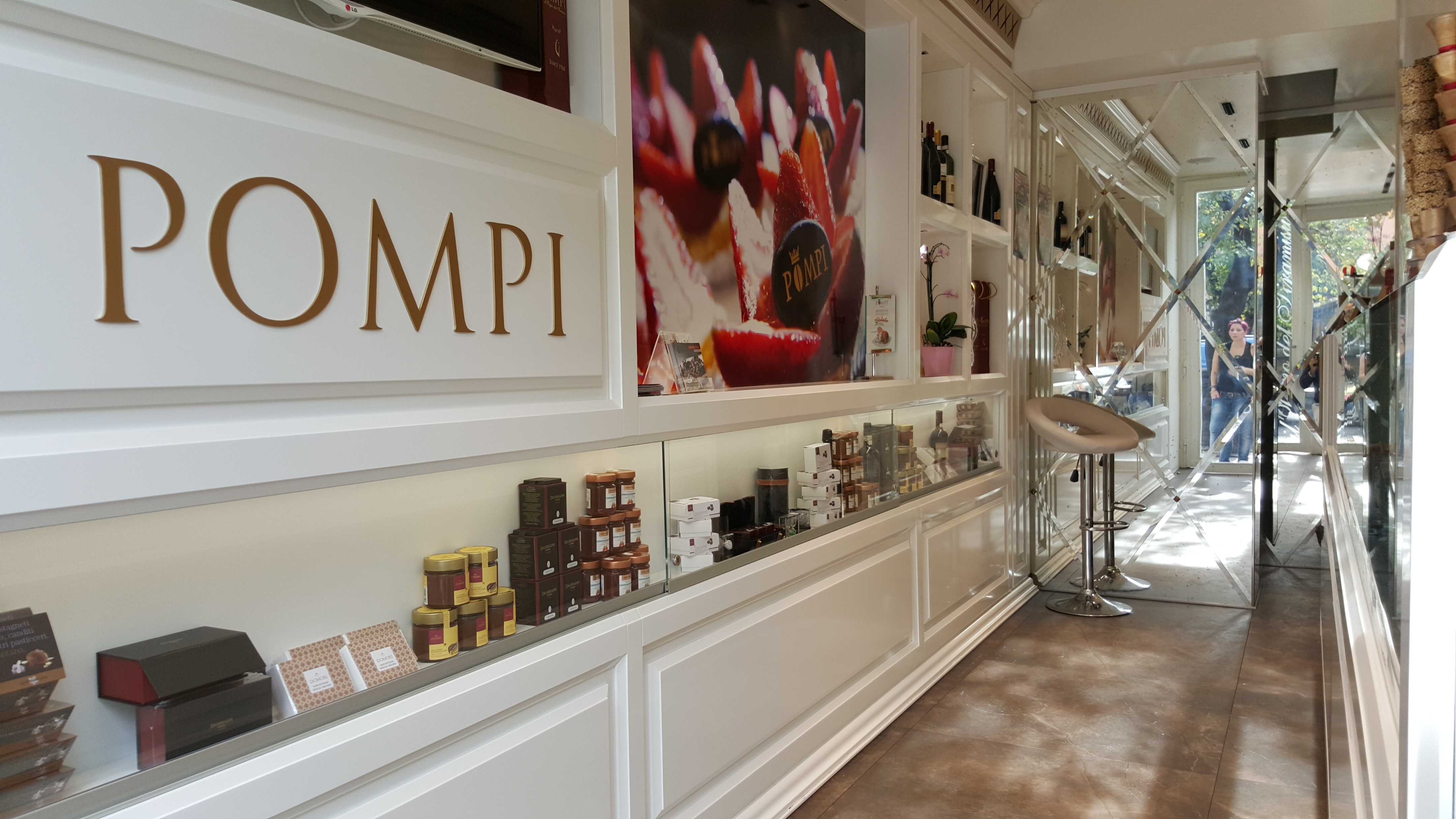 复古风格的波米商店-11