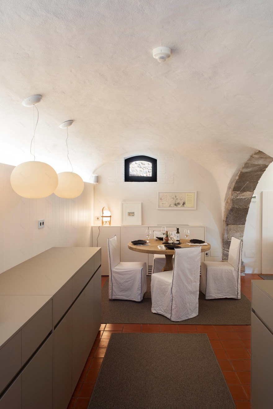 Mas Falgarona 乡村酒店餐厅设计-6