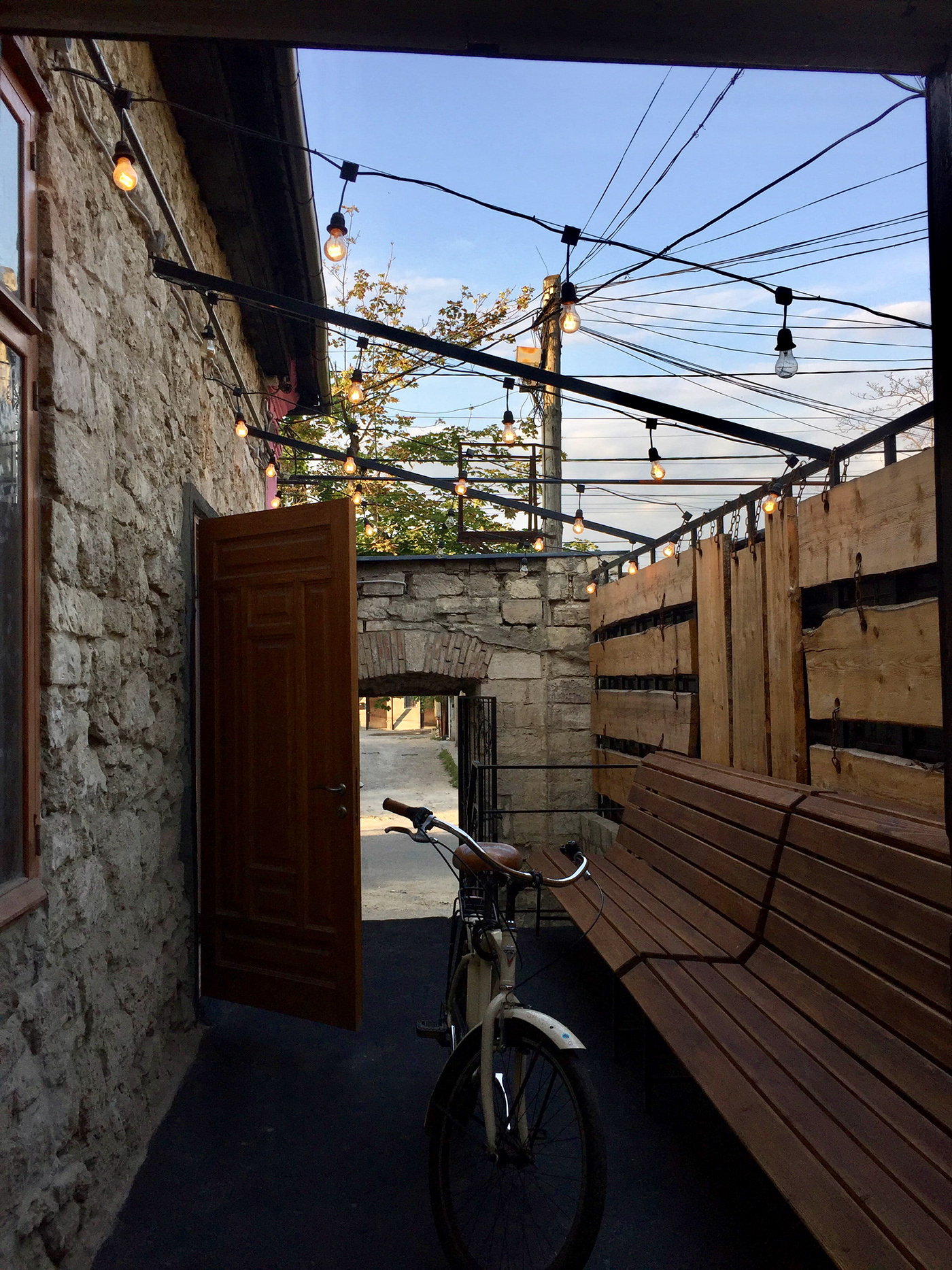 2018 年历史建筑改造的餐饮空间-6