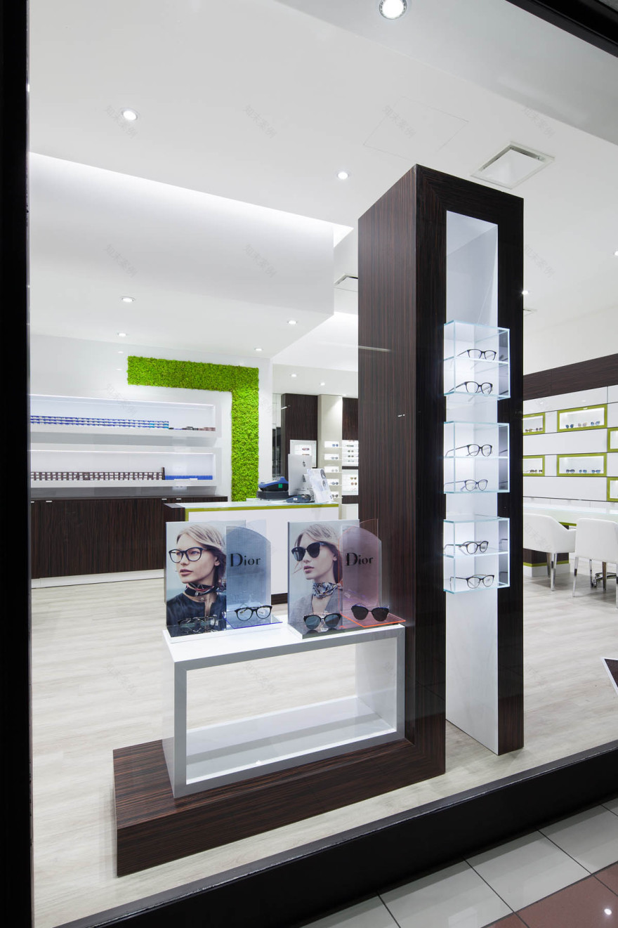 光学商店改造中的摄影艺术-13