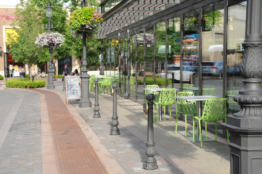 Idaho 商业中心的照明与家具设计-5