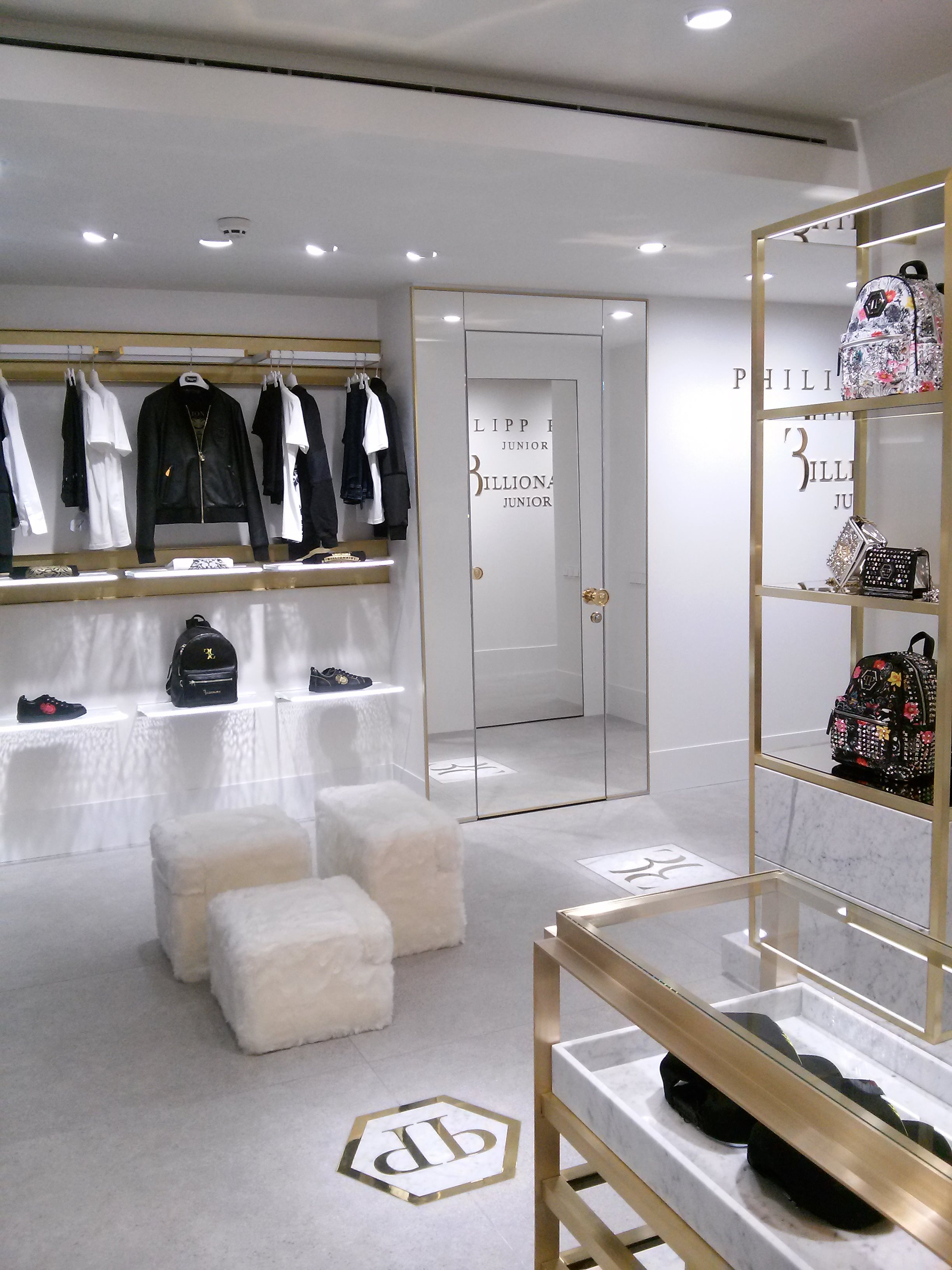 2018 年完成的基辅亿万富翁与 Philipp Plein Junior 购物商场设计-5