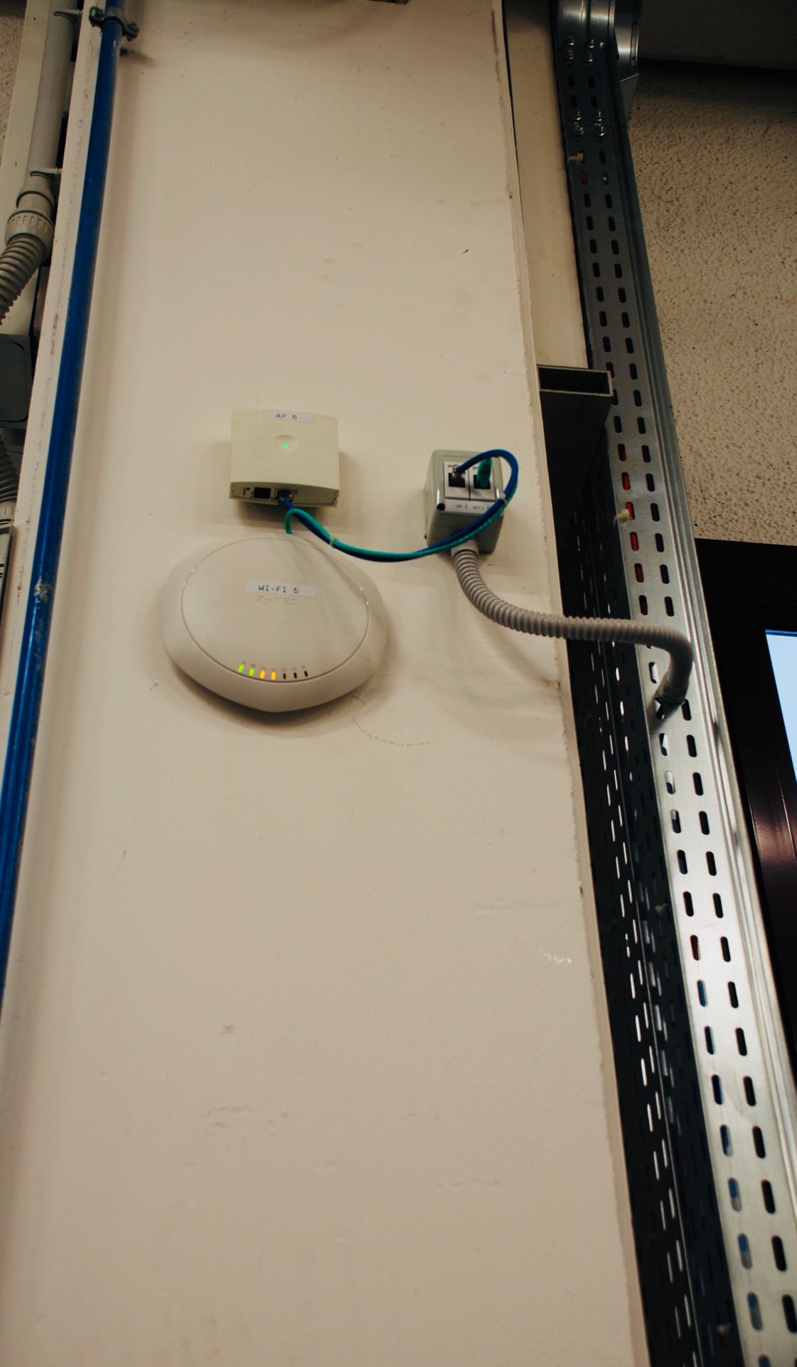 意大利 Polmac 公司总部工厂室内设计案例-52