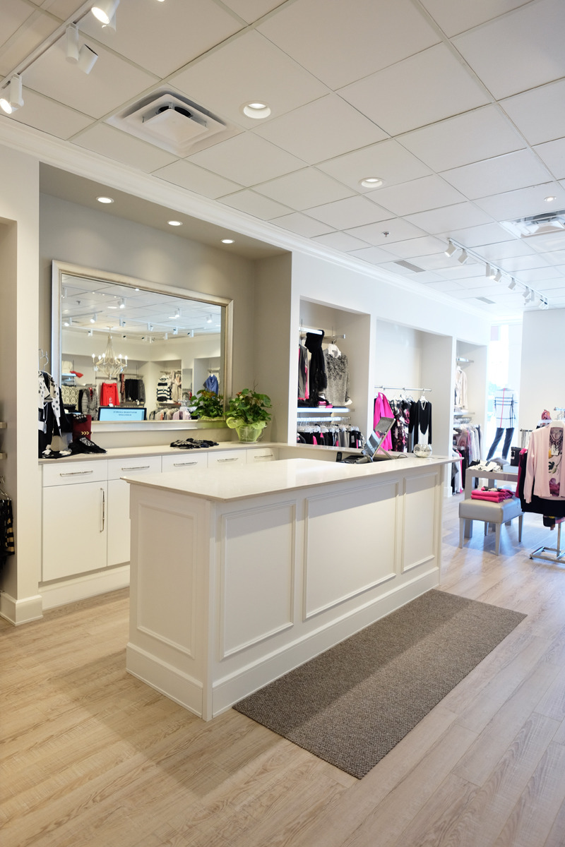 温馨女性专卖店 | Lauri's Boutique 的室内设计解析-25