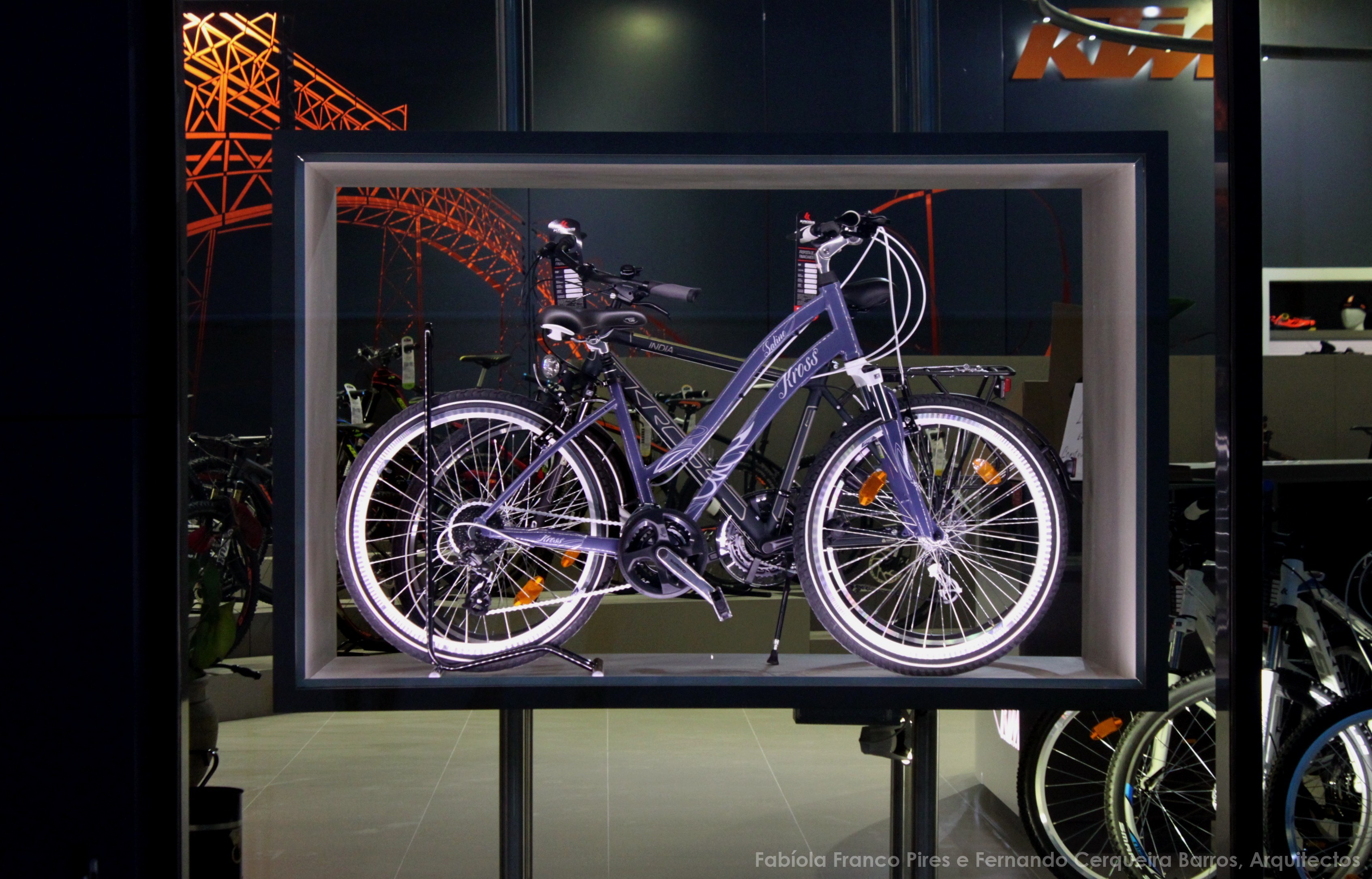 KTM Megastore 室内设计案例-10