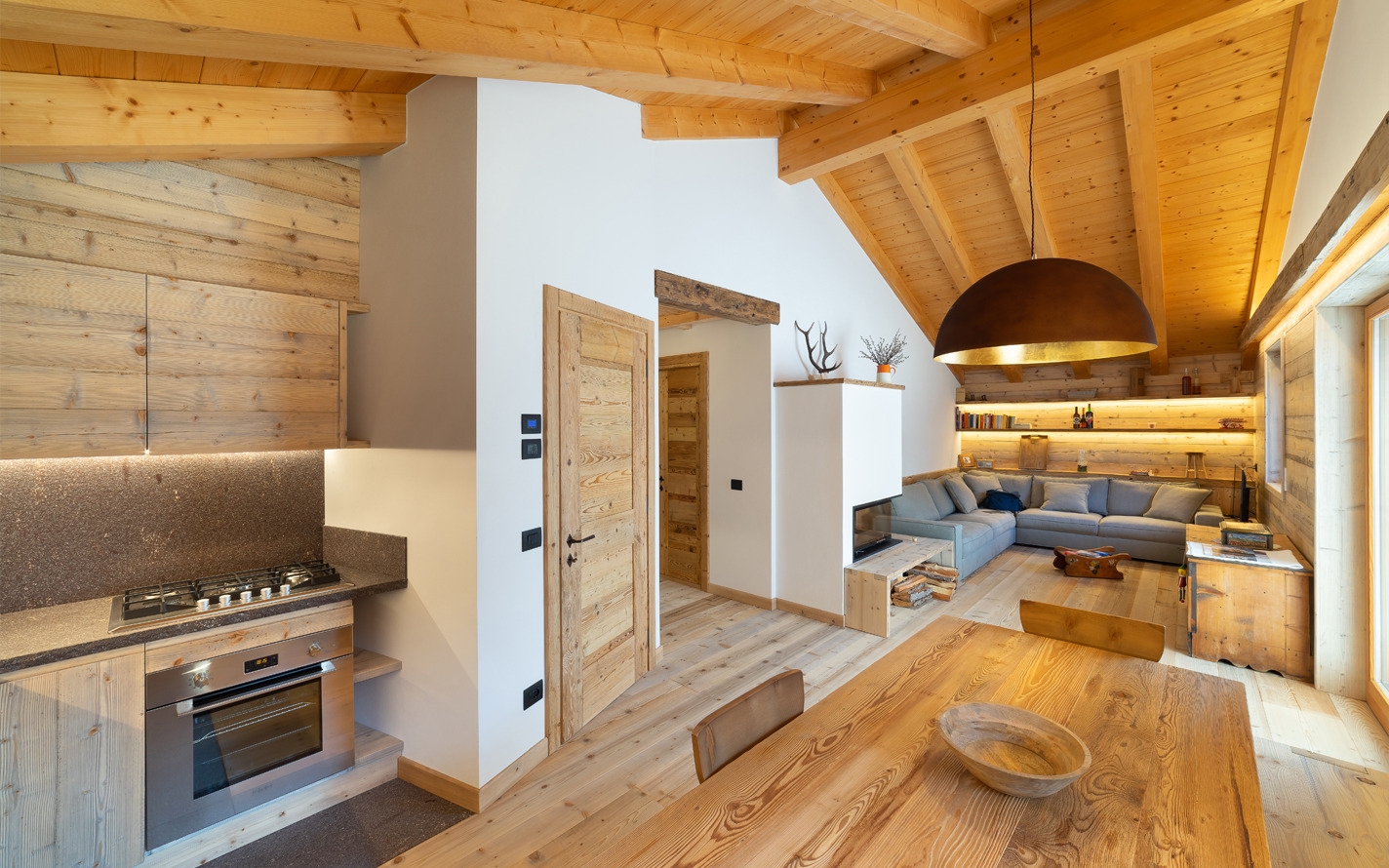 旋转木屋中的现代生活空间-0