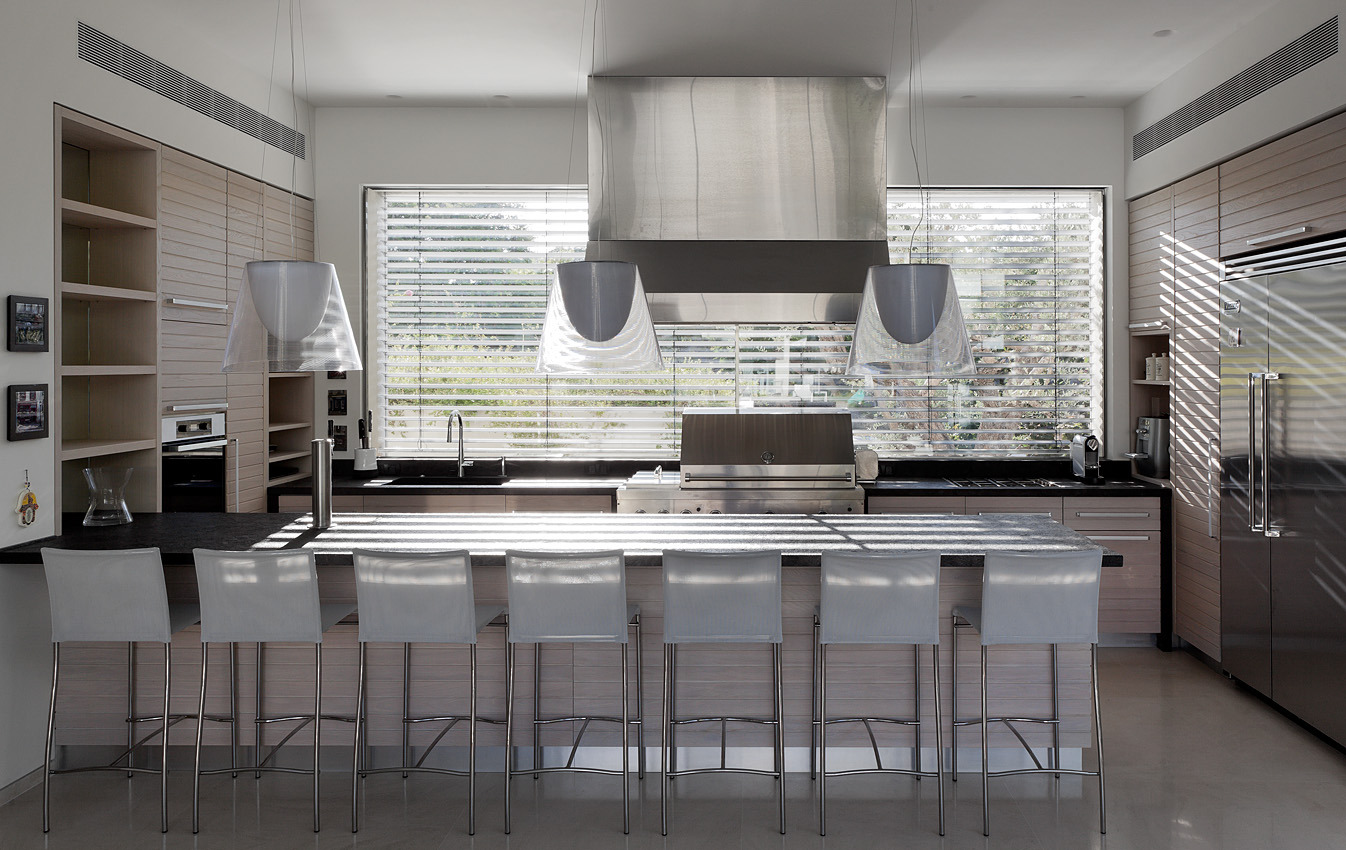 金光璀璨的家庭娱乐室-18