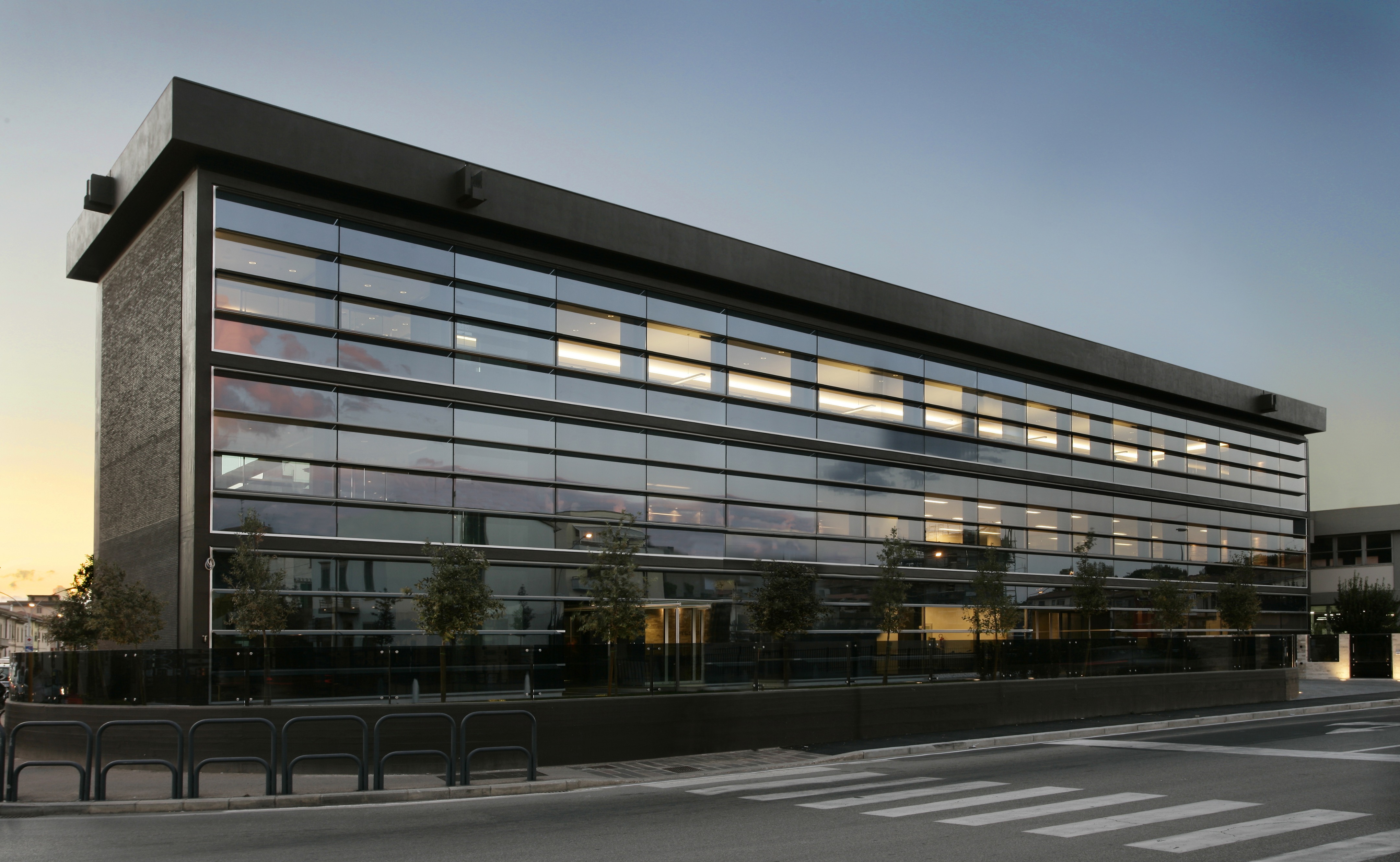 工业风珠宝总部设计-1