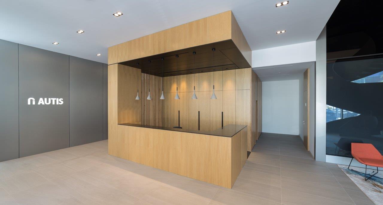 西班牙 AUTIS 公司总部，现代工业风室内设计-2