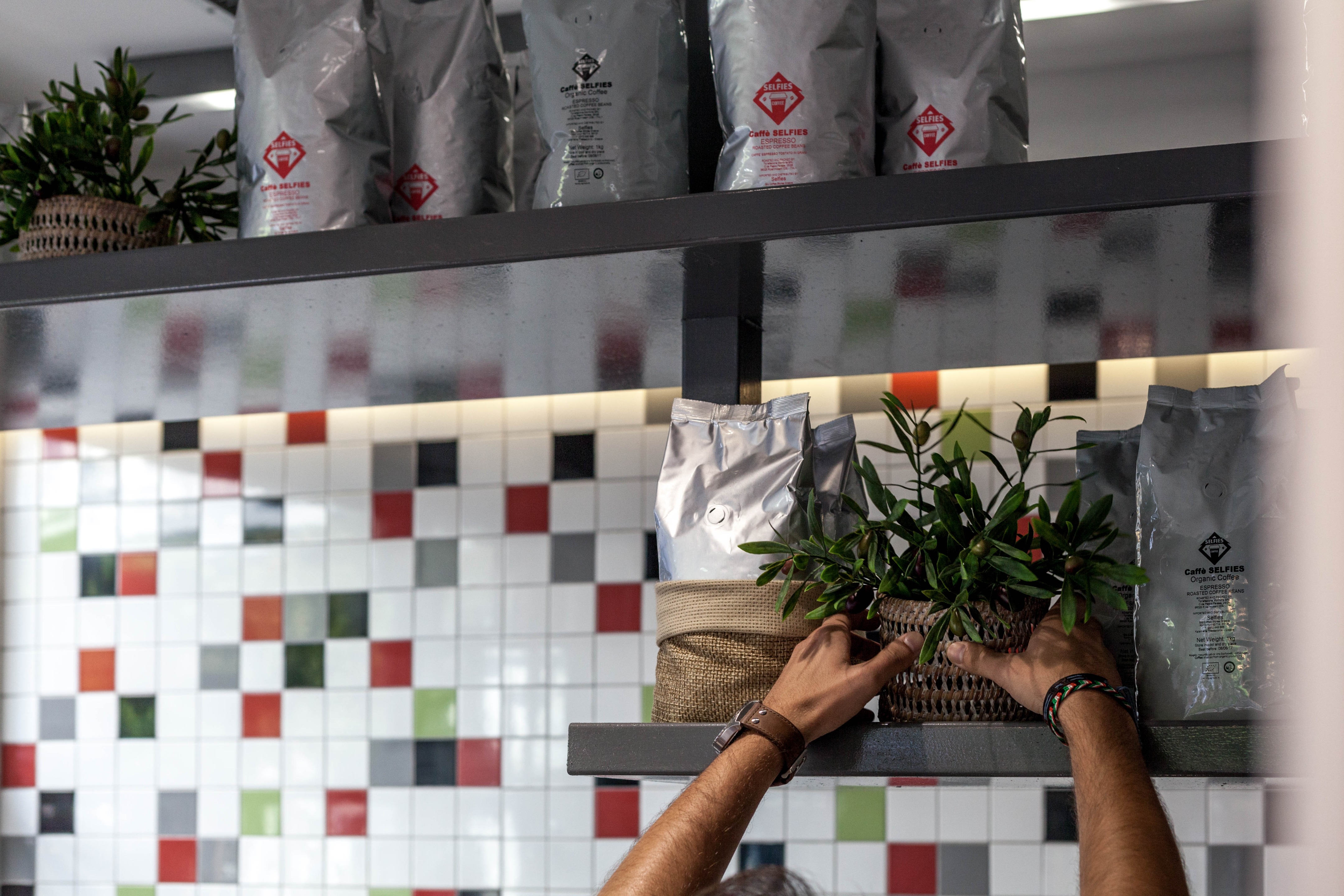 2015 年完成的 SELFIES 咖啡厅室内设计-12