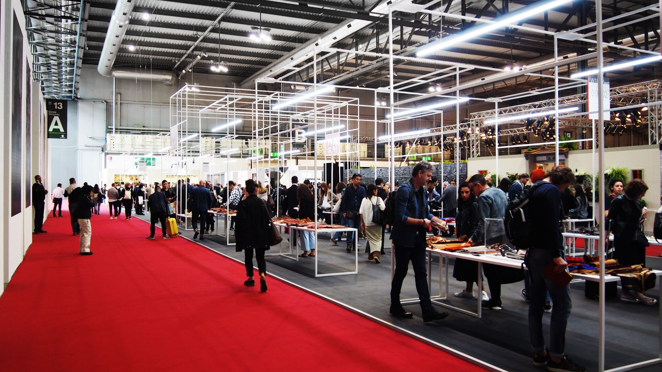 2017 年完成的 LINEAPELLE 展览中心设计-7