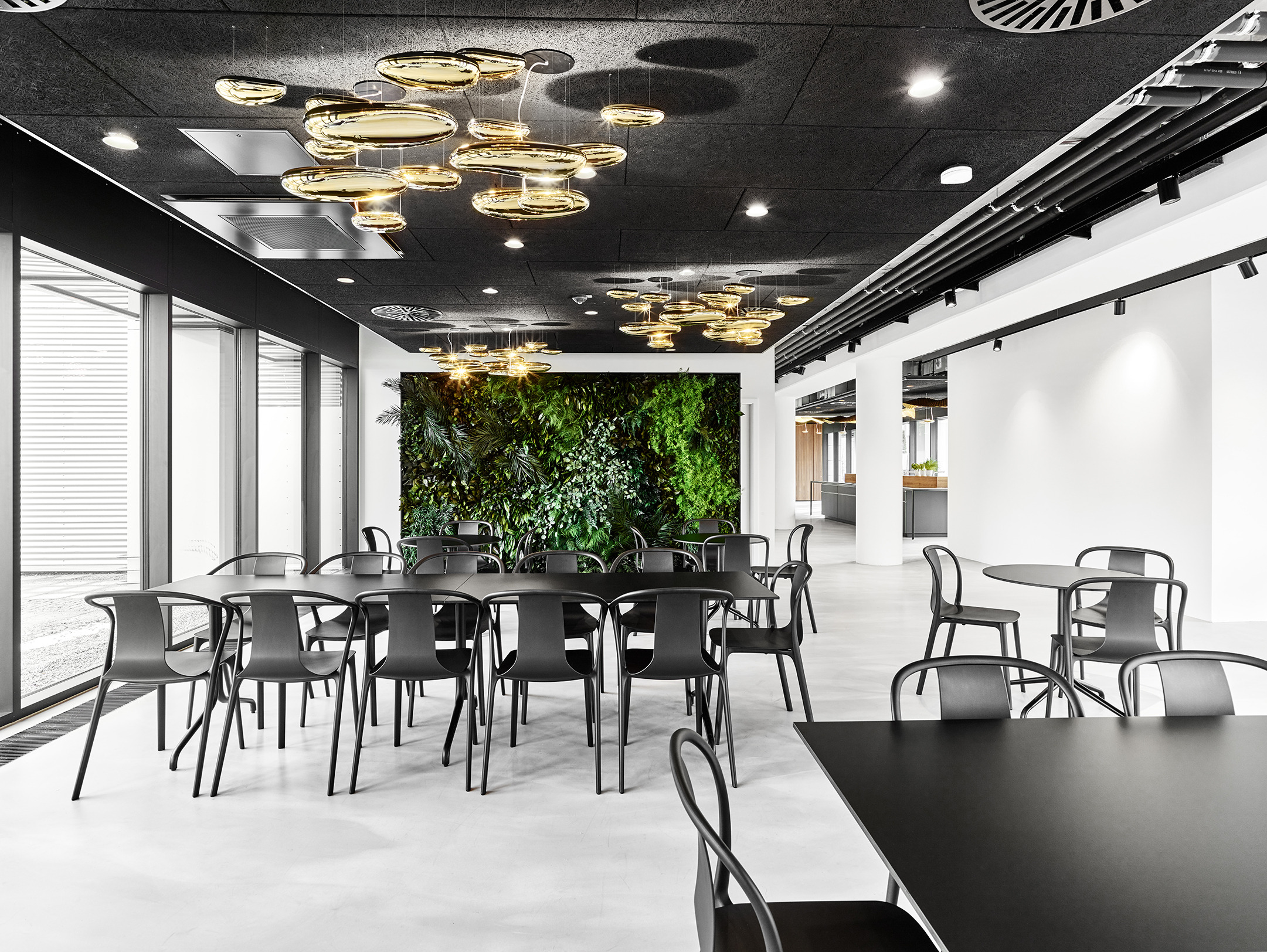 2017 年完成的办公室室内设计案例-16