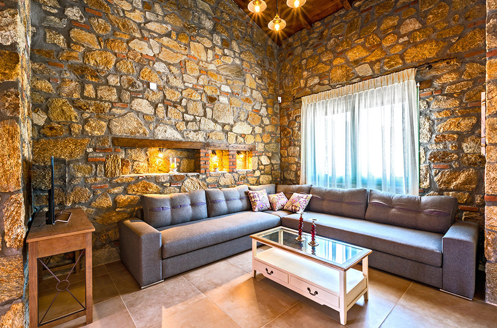 森林海景中的石筑豪华套房-21