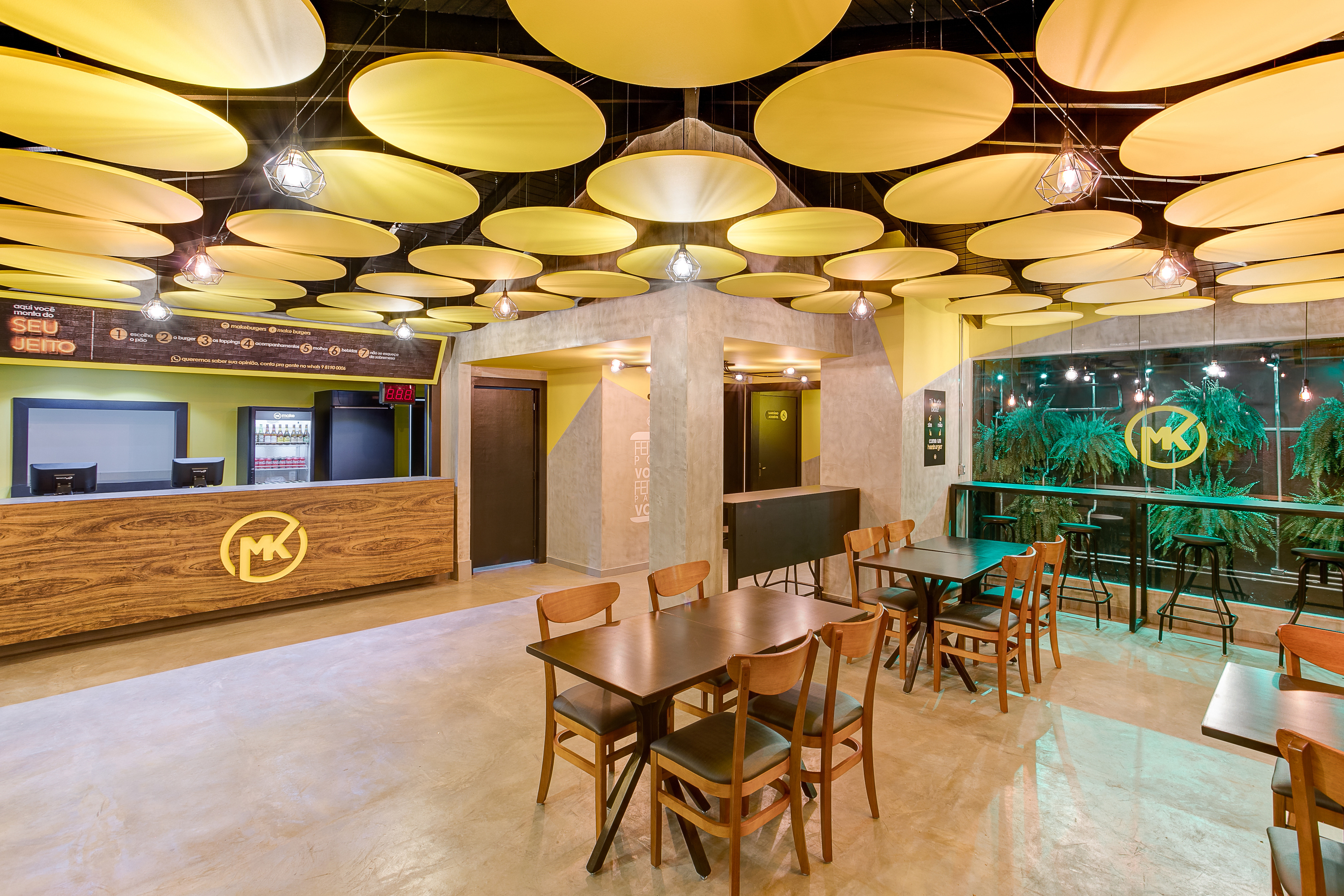 2017 年完成的汉堡店室内设计案例-18