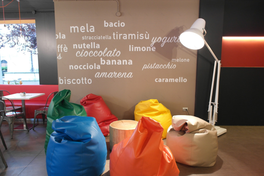 创意玩具店里的意大利手工冰淇淋-26