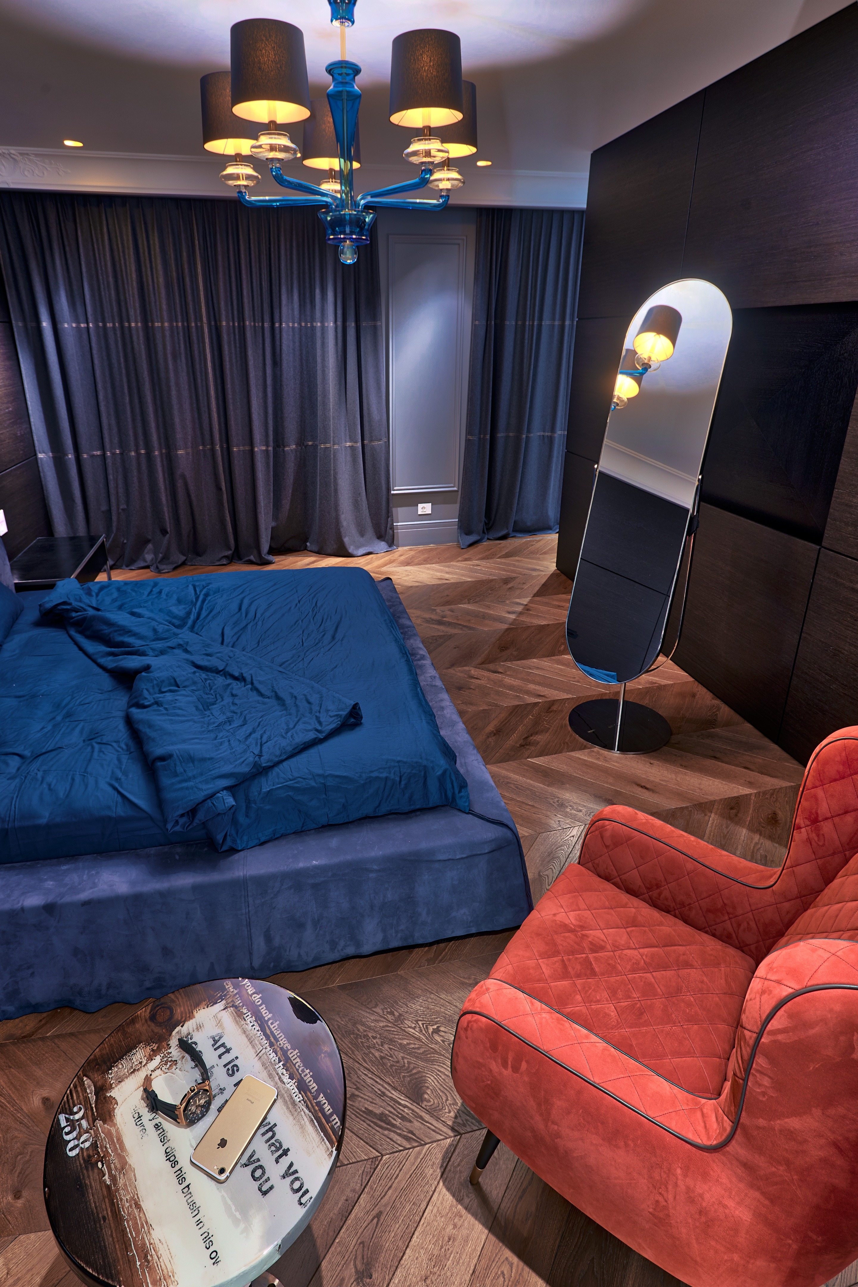 2017 年三层联排别墅影院式客厅设计-23