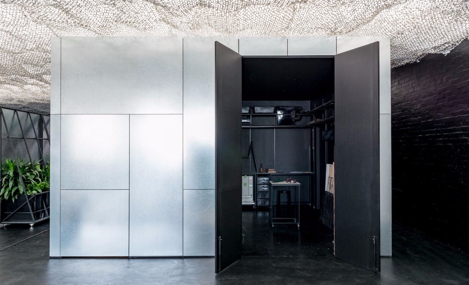 多元空间的无限可能——RUSSELL & GEORGE 的一站式工作休闲场所-24