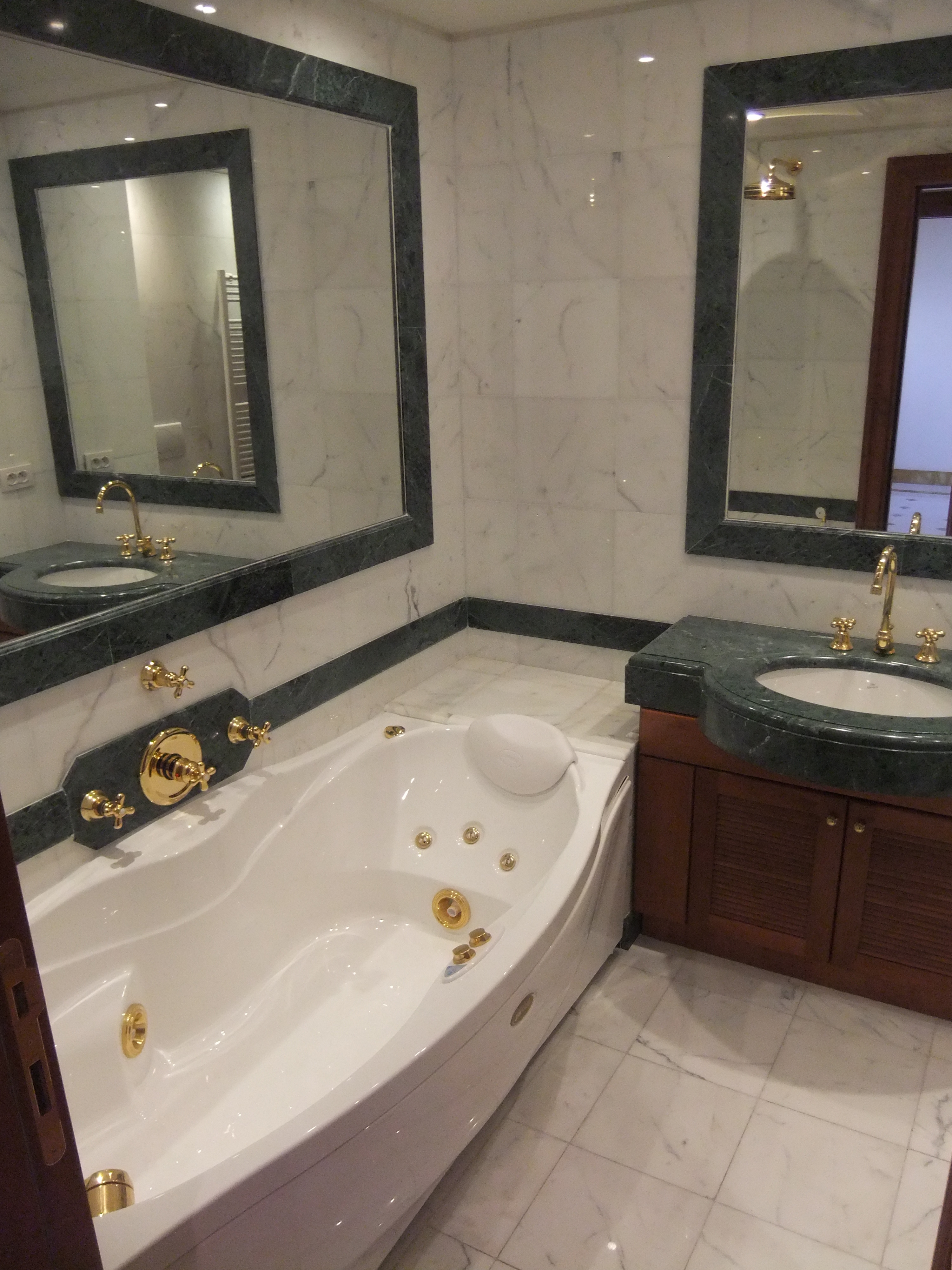 戛纳豪华别墅，舒适宜居的设计典范-14