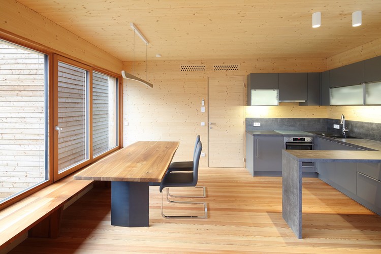 奥地利湖畔双塔木屋，诠释公共空间与隐私平衡-27