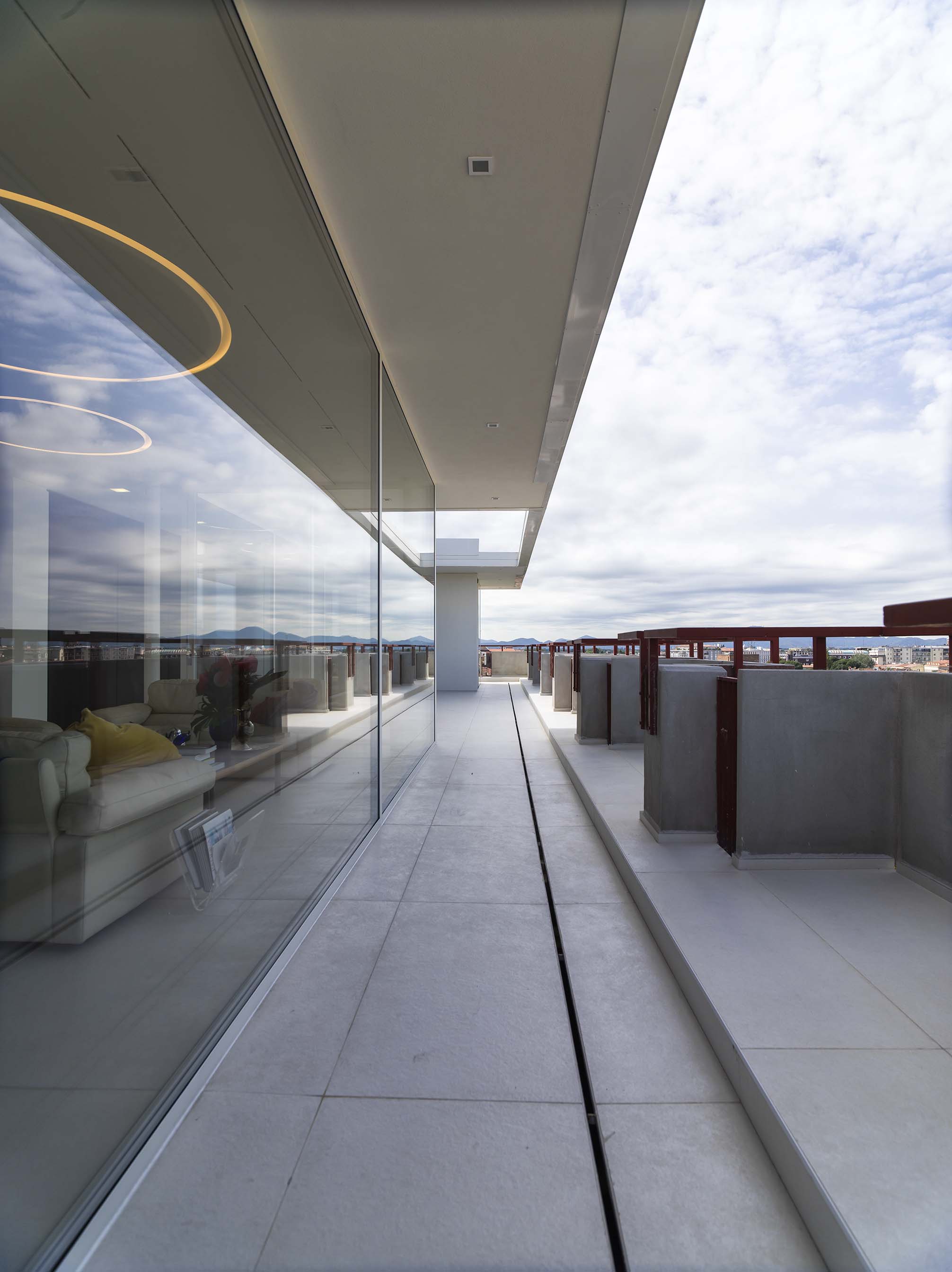 意式风情 Padova 顶层公寓的 360°全景视野-14